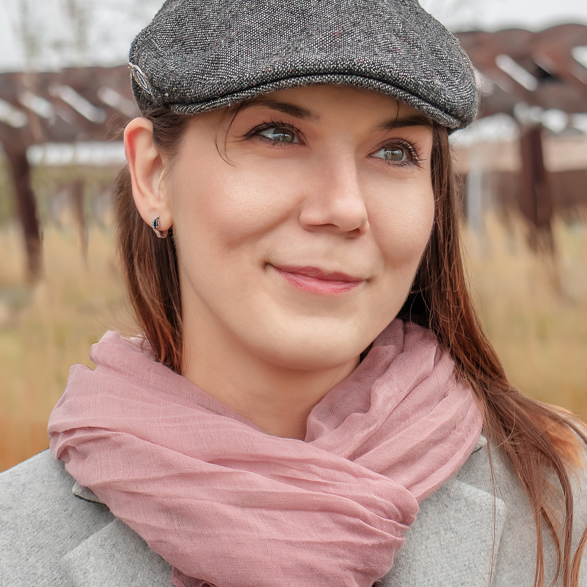 Парк Тюфелева Роща в Москве. Портретная съемка девушки.