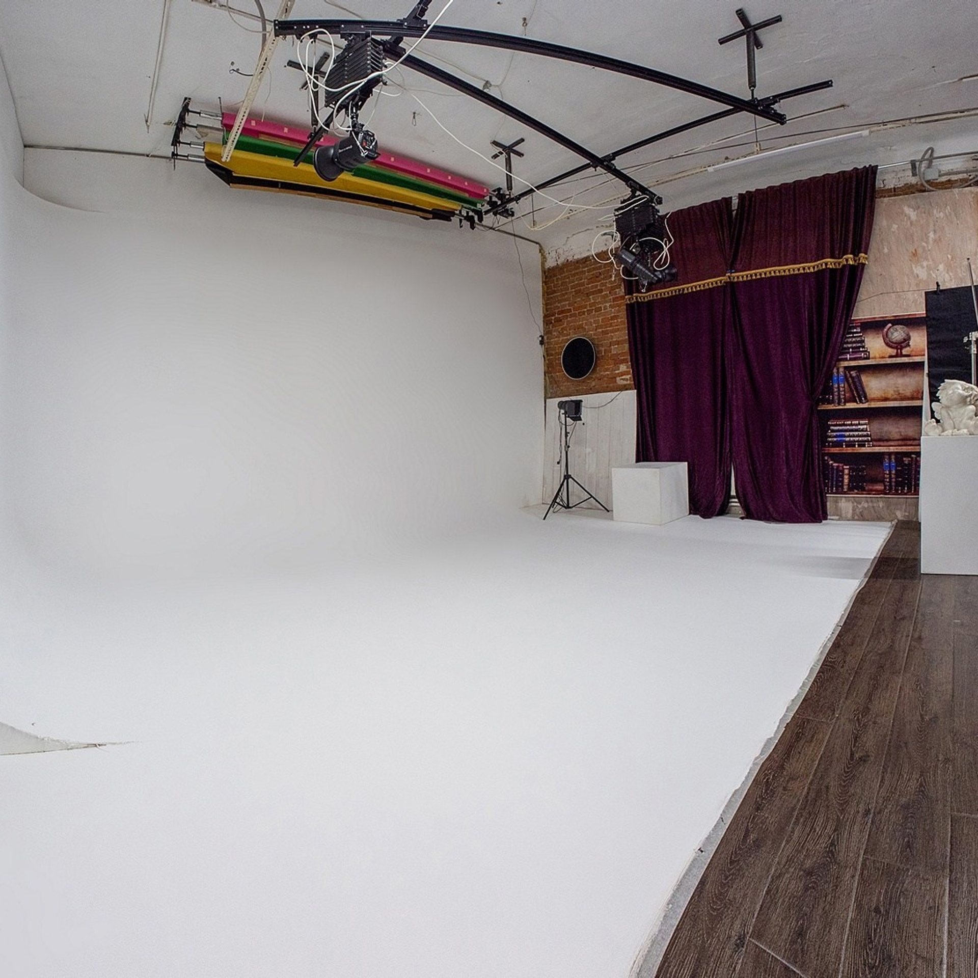 Большой зал. Интерьеры