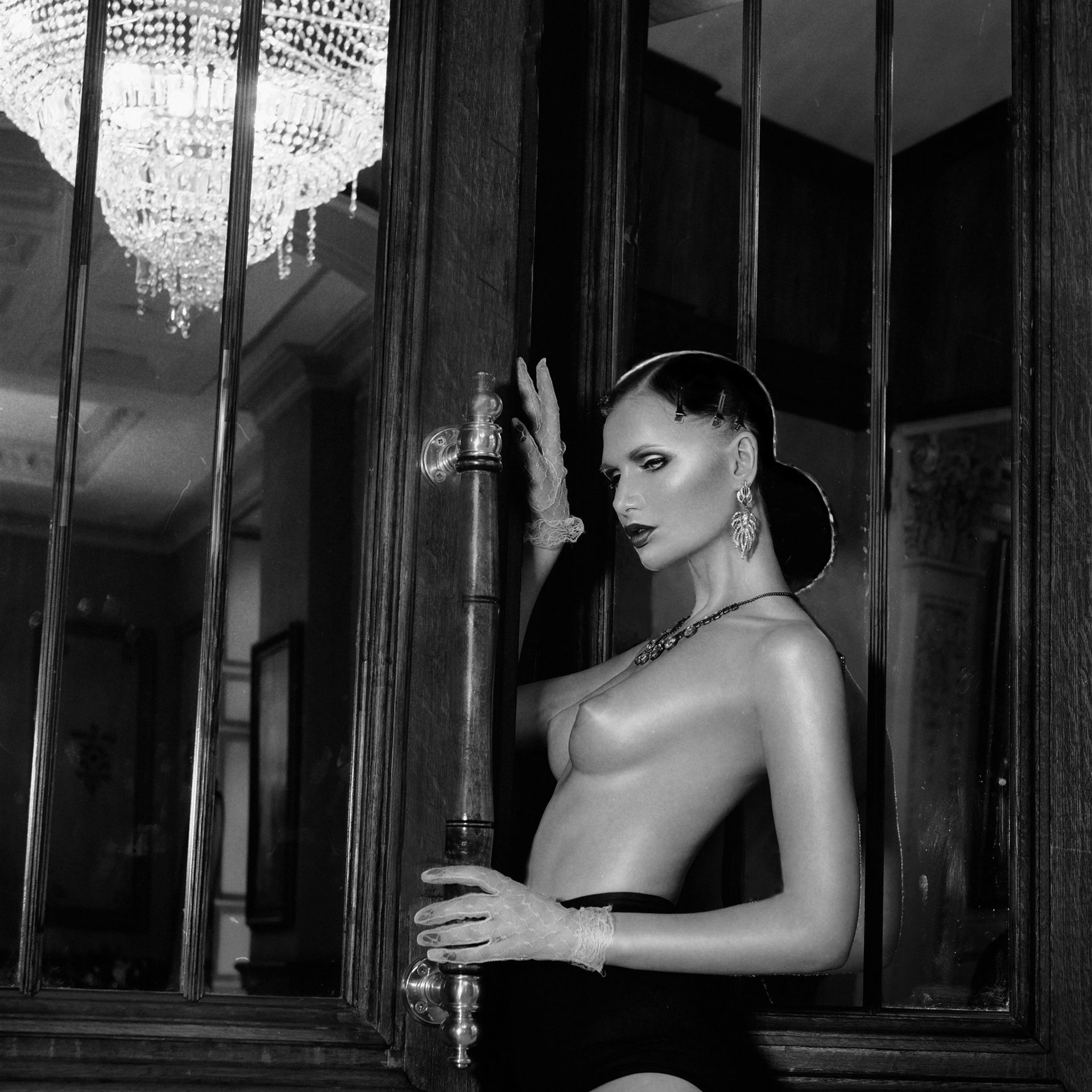 - фотосессии в эксклюзивных образах в  СПб и Москве. провожу регулярны. Фотограф Облако Александра