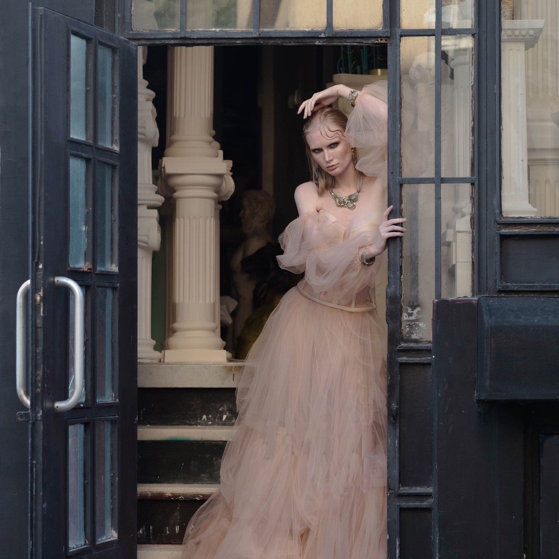 - фотосессии в эксклюзивных образах в  СПб и Москве. Фотограф Облако Александра