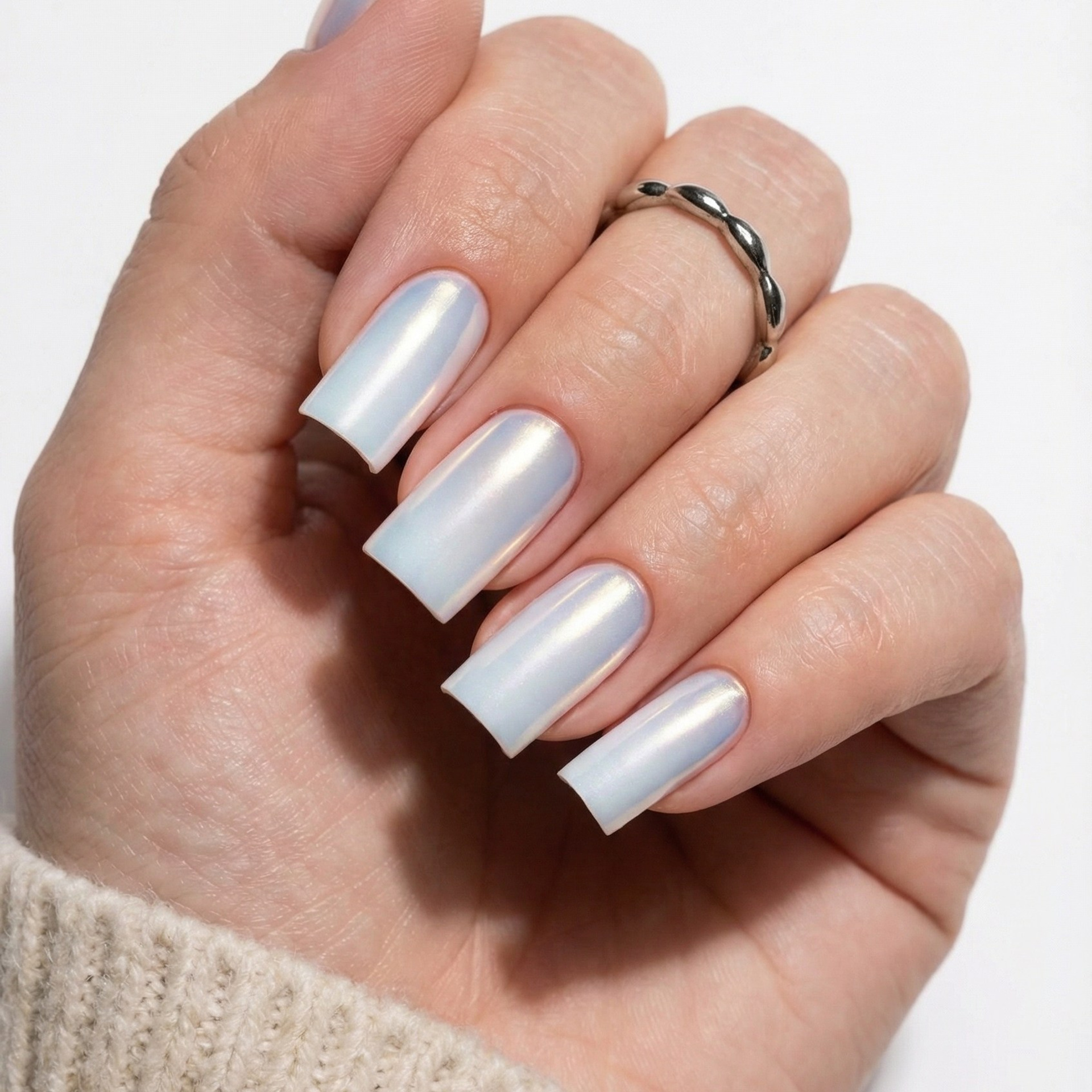 Лак. Анна Карчмит — AI-художник. Эдиториал, нейрофотосессия и контент для fashion и beauty брендов