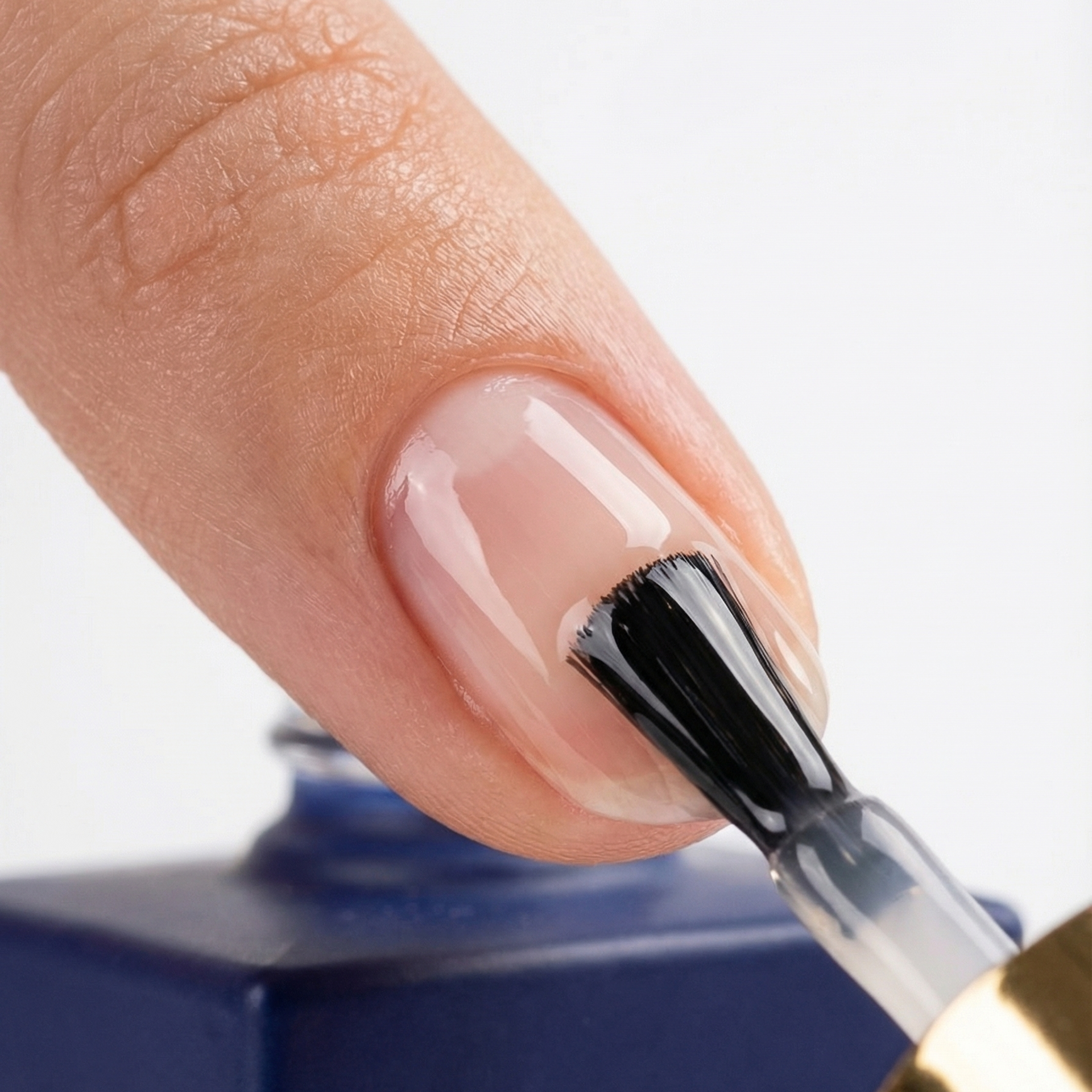 Лак. Анна Карчмит — AI-художник. Эдиториал, нейрофотосессия и контент для fashion и beauty брендов