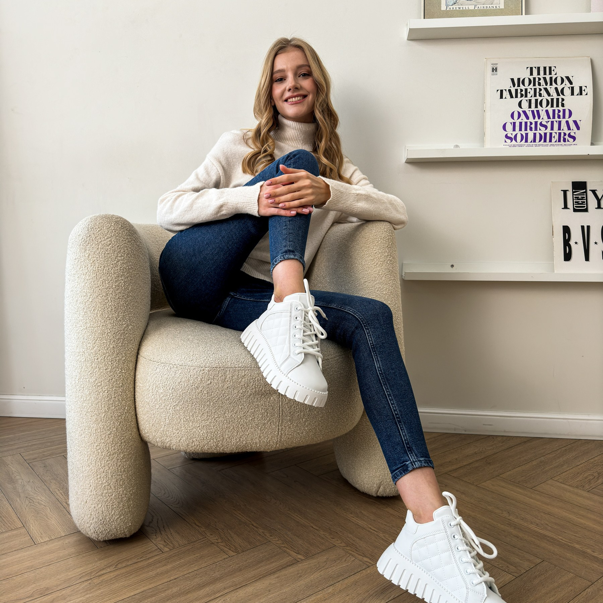 Мобильный контент. Создание ИИ контента, фотосессии, инфографика в Москве