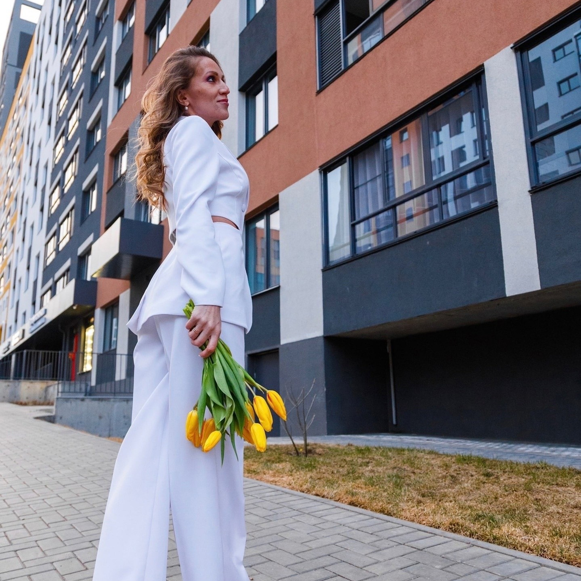 Индивидуальная летняя фотосессия с тюльпанами. Дима Никитин свадебный и семейный фотограф в Ижевске и Удмуртии с 2007 года