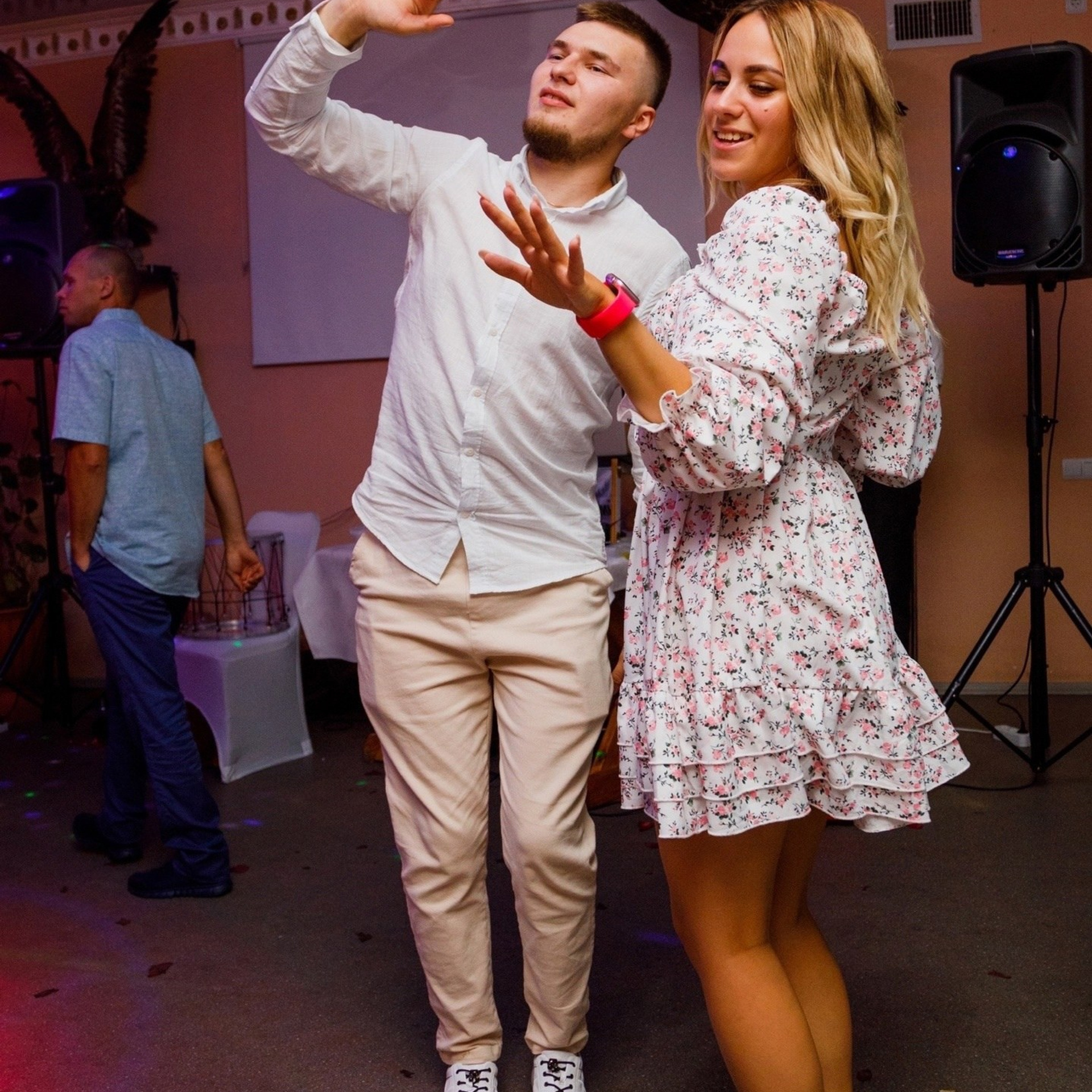 Свадебная дискотека в динамичных фотографиях. Дима Никитин свадебный и семейный фотограф в Ижевске и Удмуртии с 2007 года