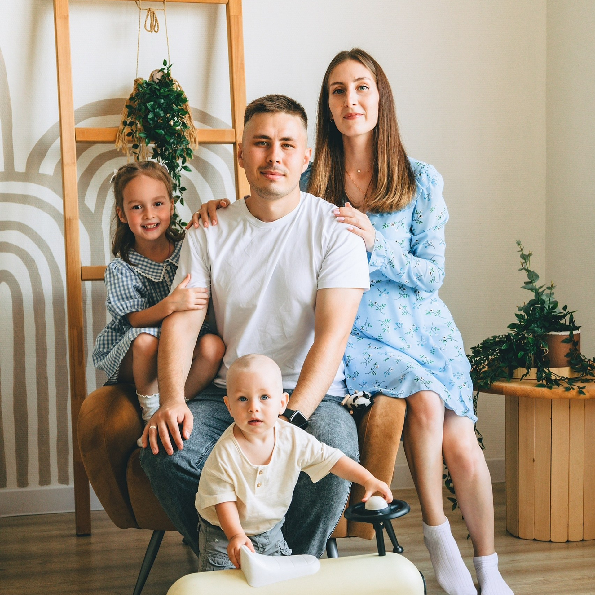 Игры и смех: Их семейная история в студии!. Дима Никитин свадебный и семейный фотограф в Ижевске и Удмуртии с 2007 года