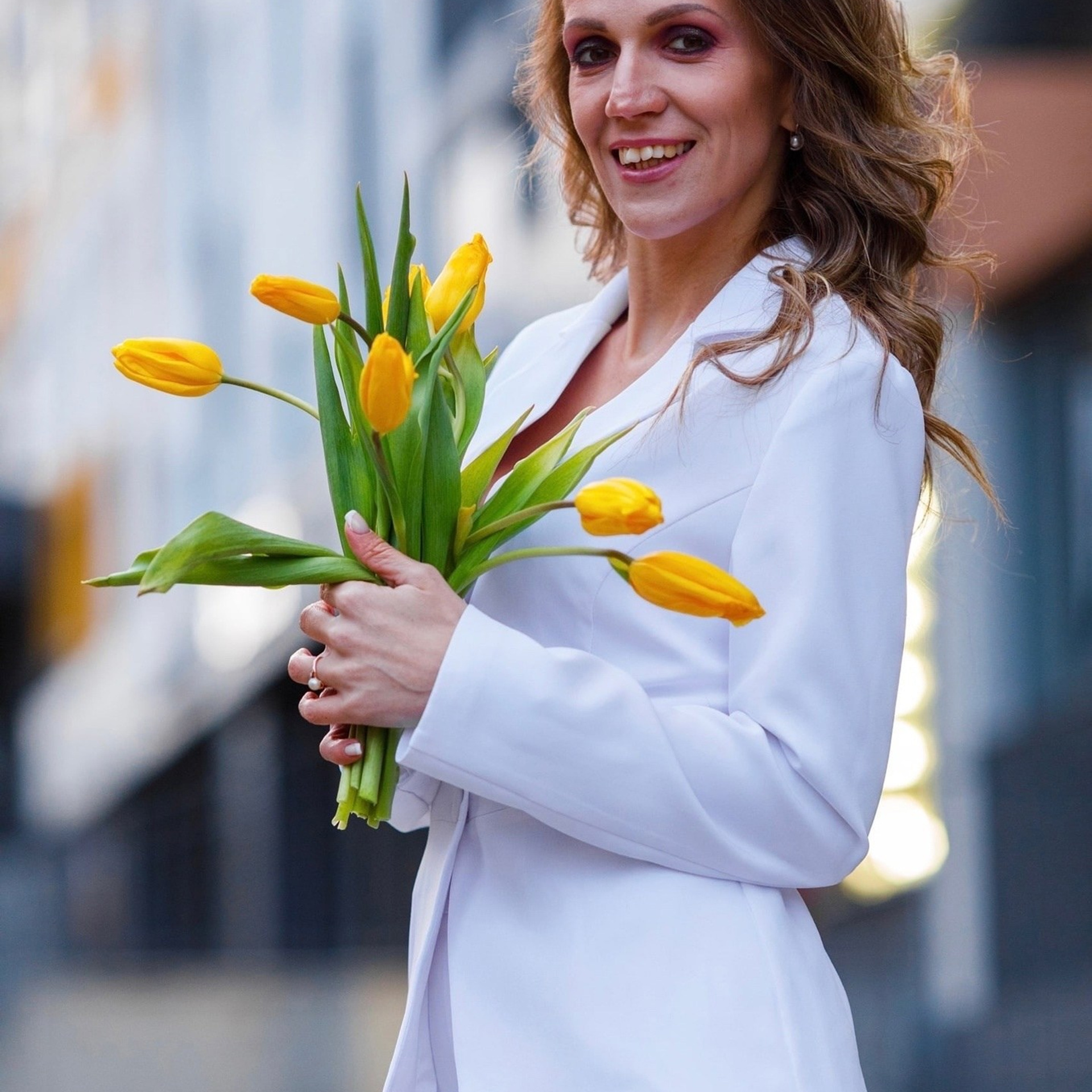 Индивидуальная летняя фотосессия с тюльпанами. Дима Никитин свадебный и семейный фотограф в Ижевске и Удмуртии с 2007 года