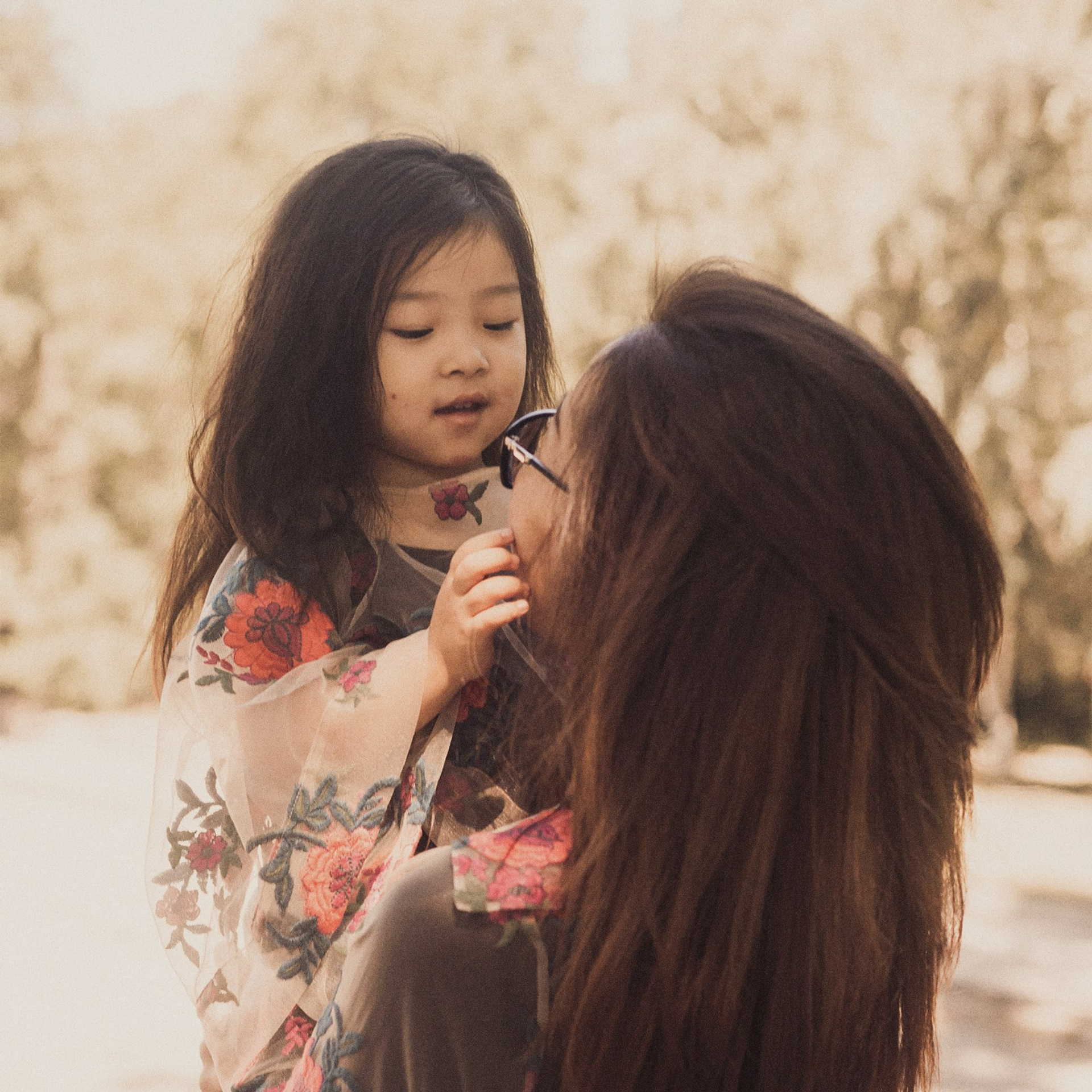 Летняя прогулка мамы и&nbsp;дочери