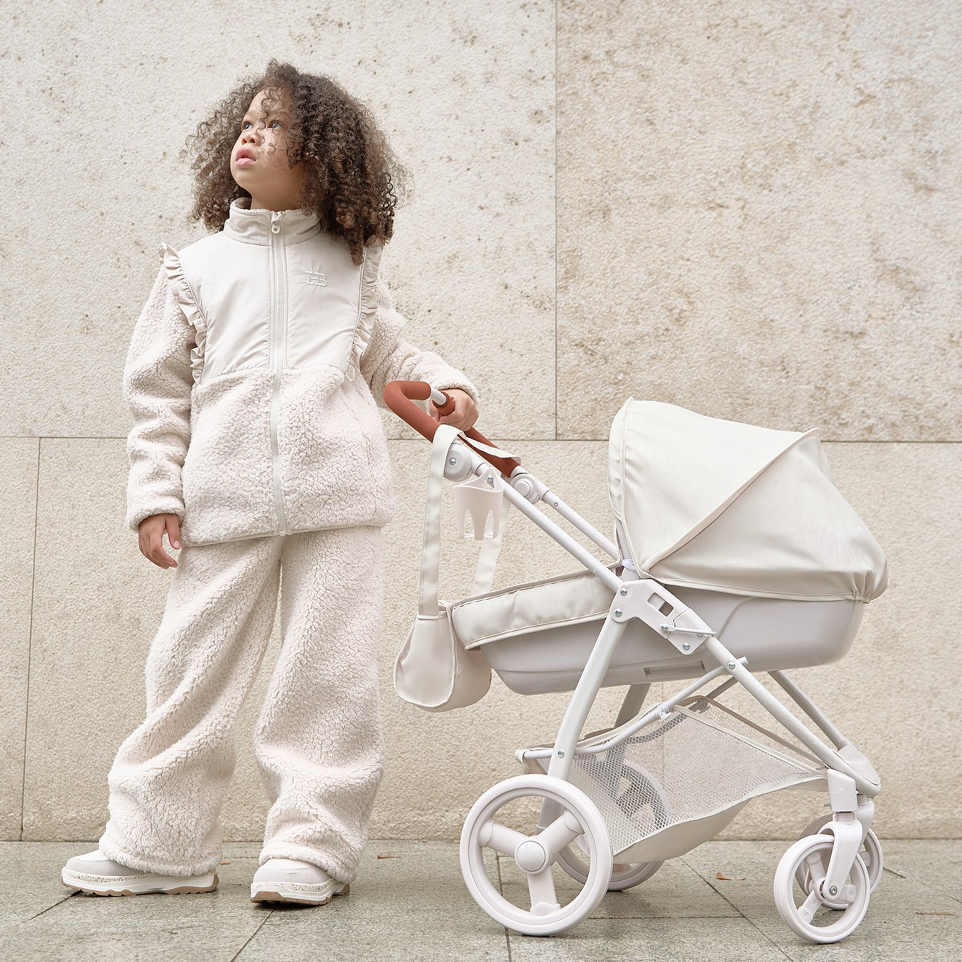 «Высококачественная детская съемка новорожденных и малышей в студии, так же стрит съемка»