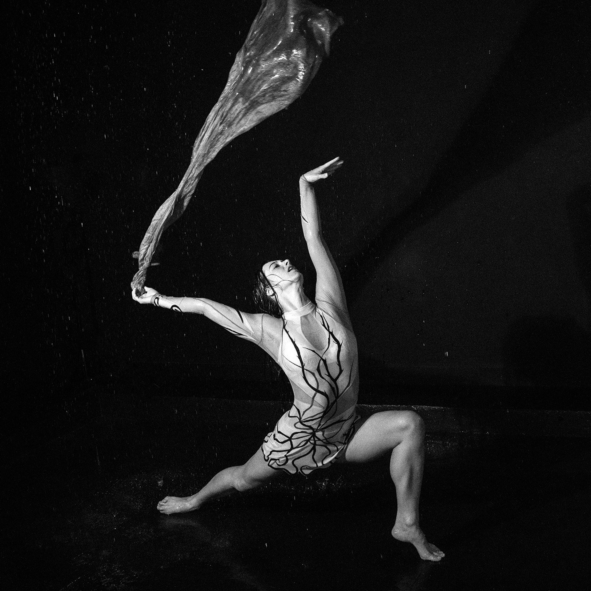 девушка под дождем