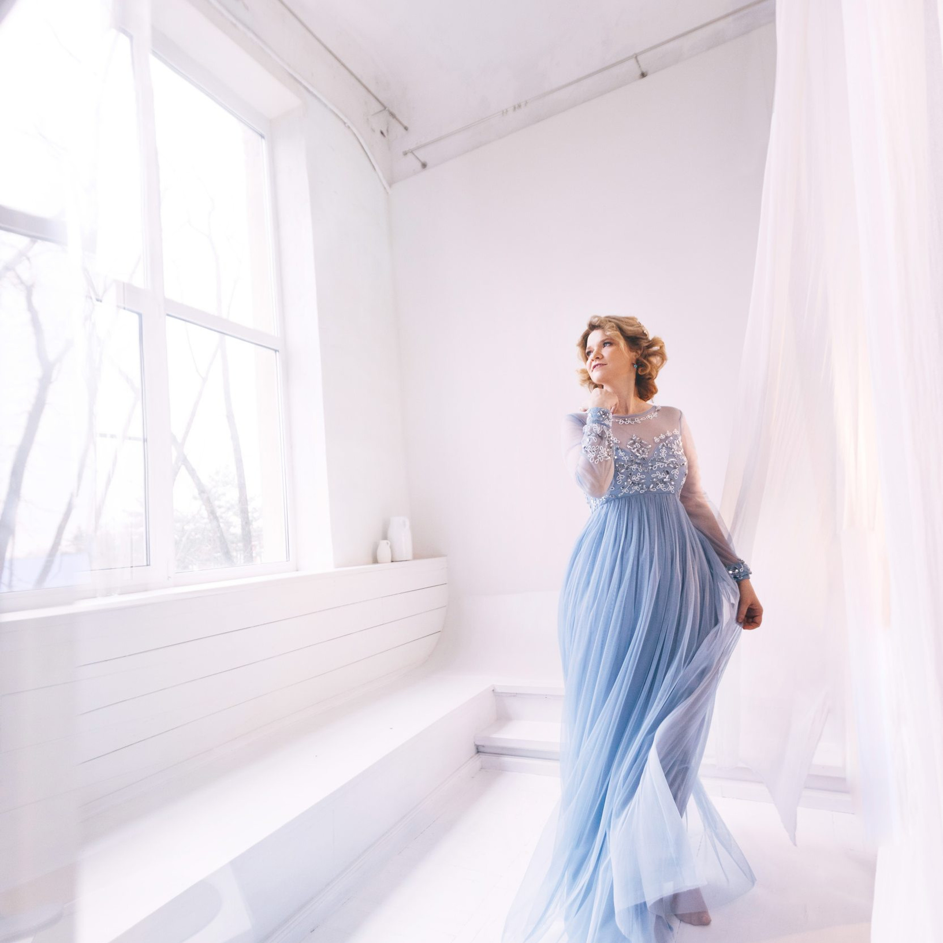 Евгения в Луне