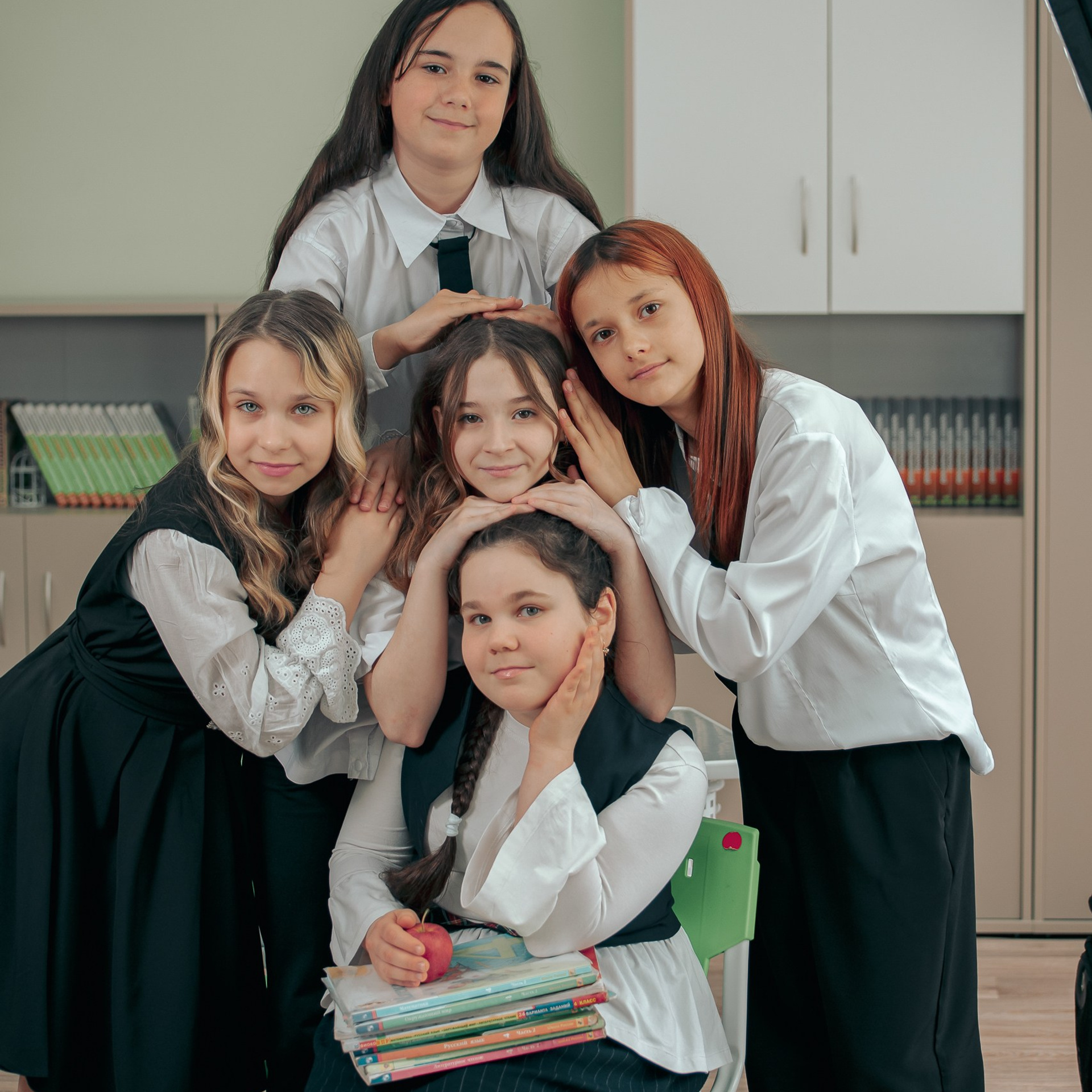 Фотосъемка в 4 классе для выпускного альбома. Фотограф Валерия Азамат — жизнь в каждом кадре