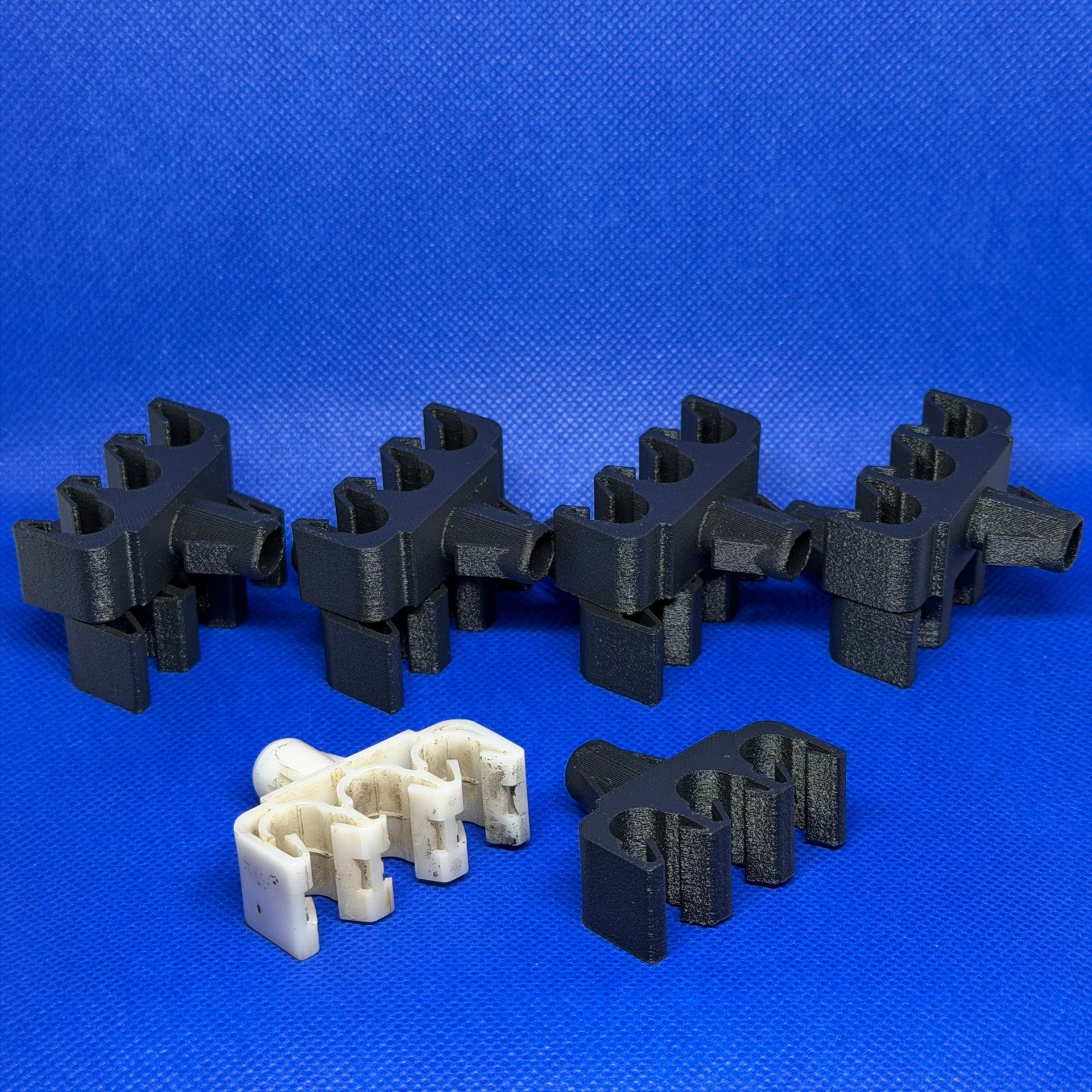 Деталь от замка багажника на Mitsubishi Outlander XL. Фокстон3D | Профессиональная 3D-печать в Ухте с гарантией качества | Честный расчет