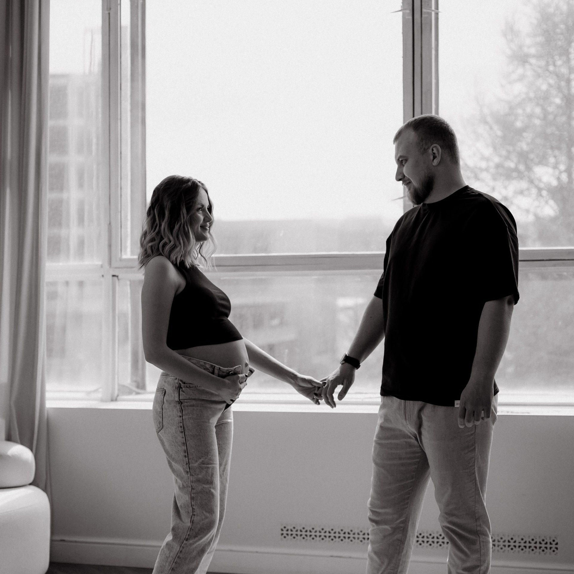 Вася и Юля ждут Гришеньку