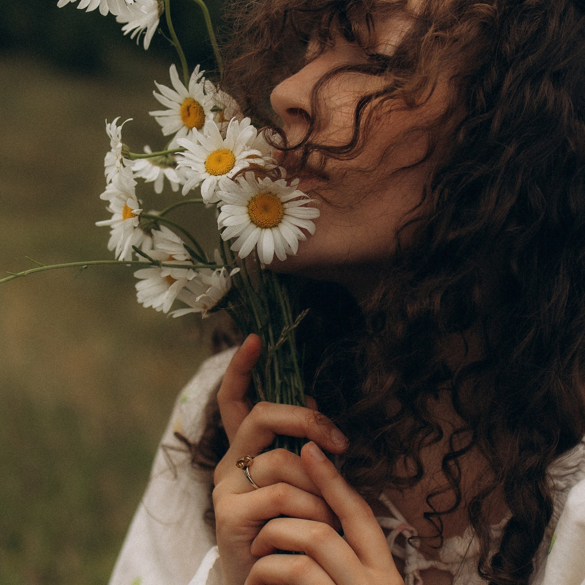 Лиза: прогулка в поле