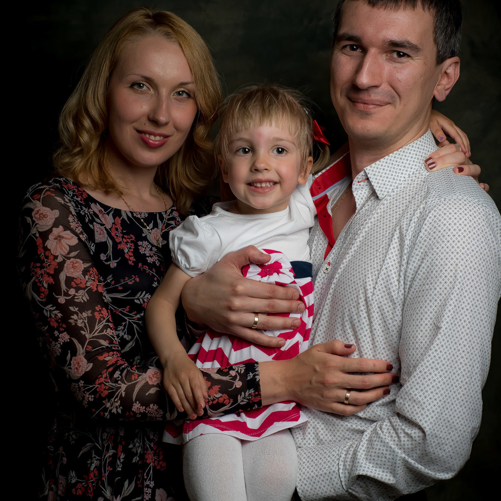 Семейные и детские фотосессии от студии фотографии "Love Story". Максим Матвийченко и Виктория Басова профессионалы своего дела