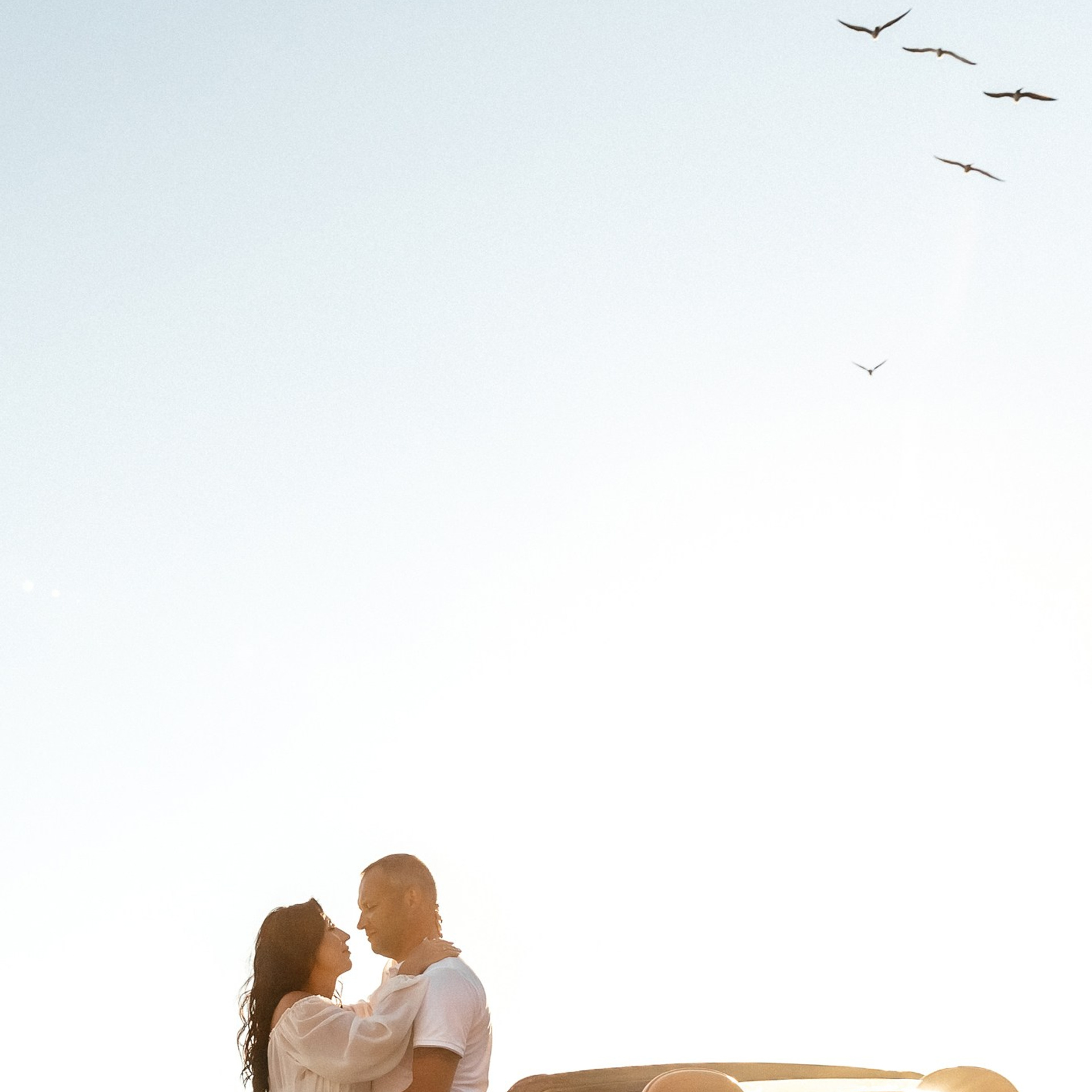 Я - профессиональный фотограф в Абхазии. Очень люблю лето,  море и горы. Оборудование позволяет снимать против солнца. Со мной - ваша фотосессия в Абхазии превратится в настоящую сказку