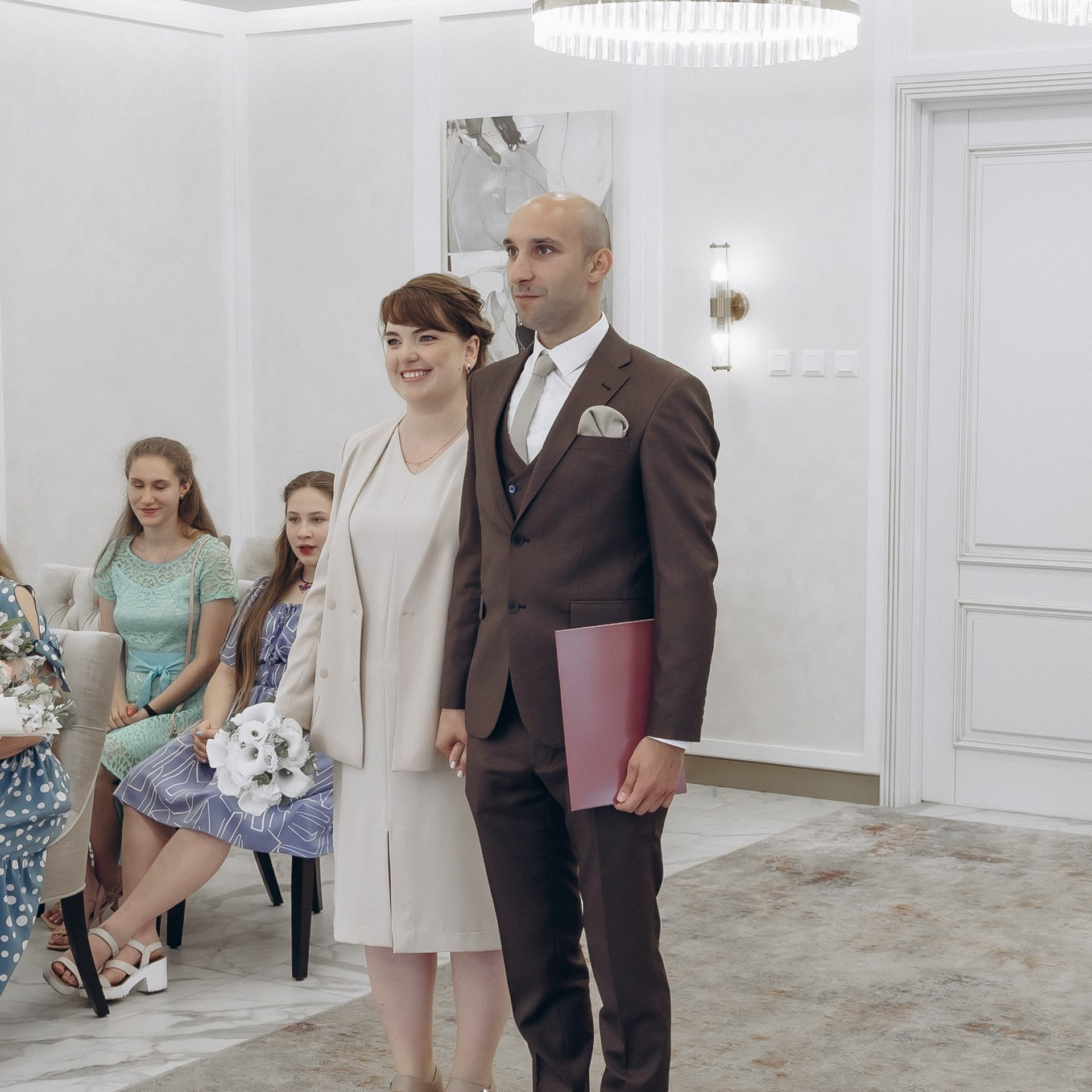 Свадебная фотосессия в ЗАГСЕ. Фотограф Дарья Пудовкина Москва, Московская область