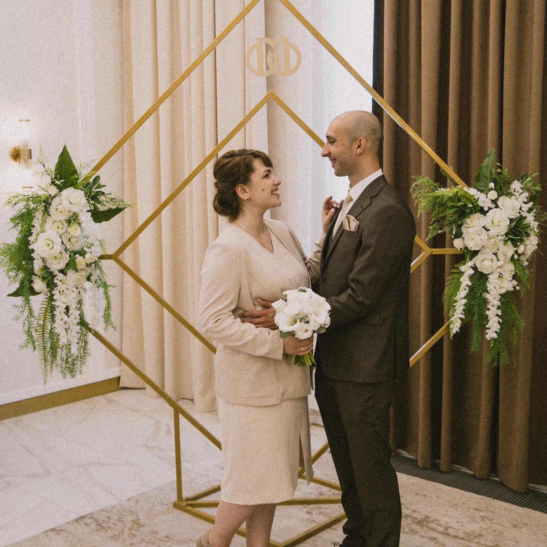 Свадебная фотосессия в ЗАГСЕ. Фотограф Дарья Пудовкина Москва, Московская область