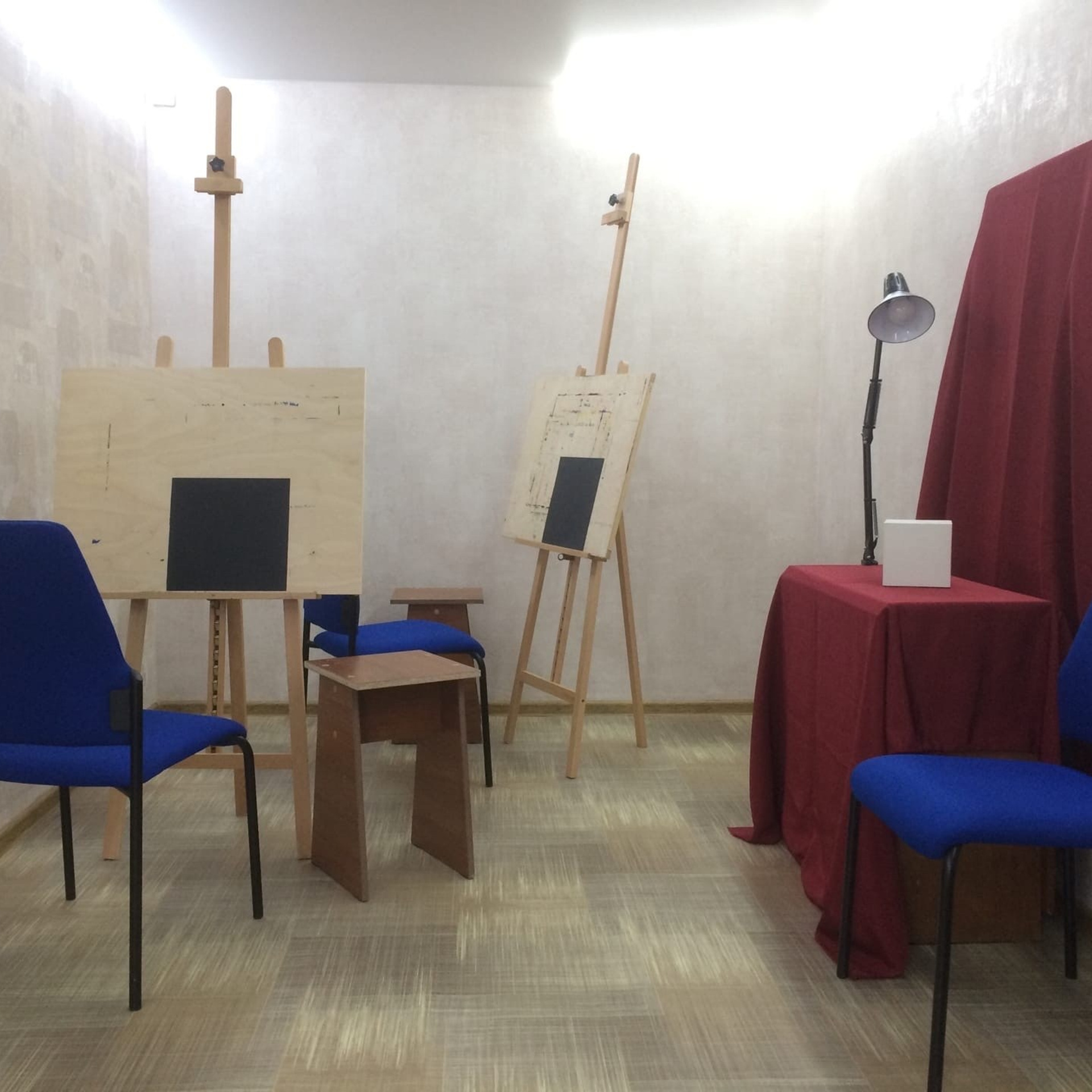 Студия. Синий махаон