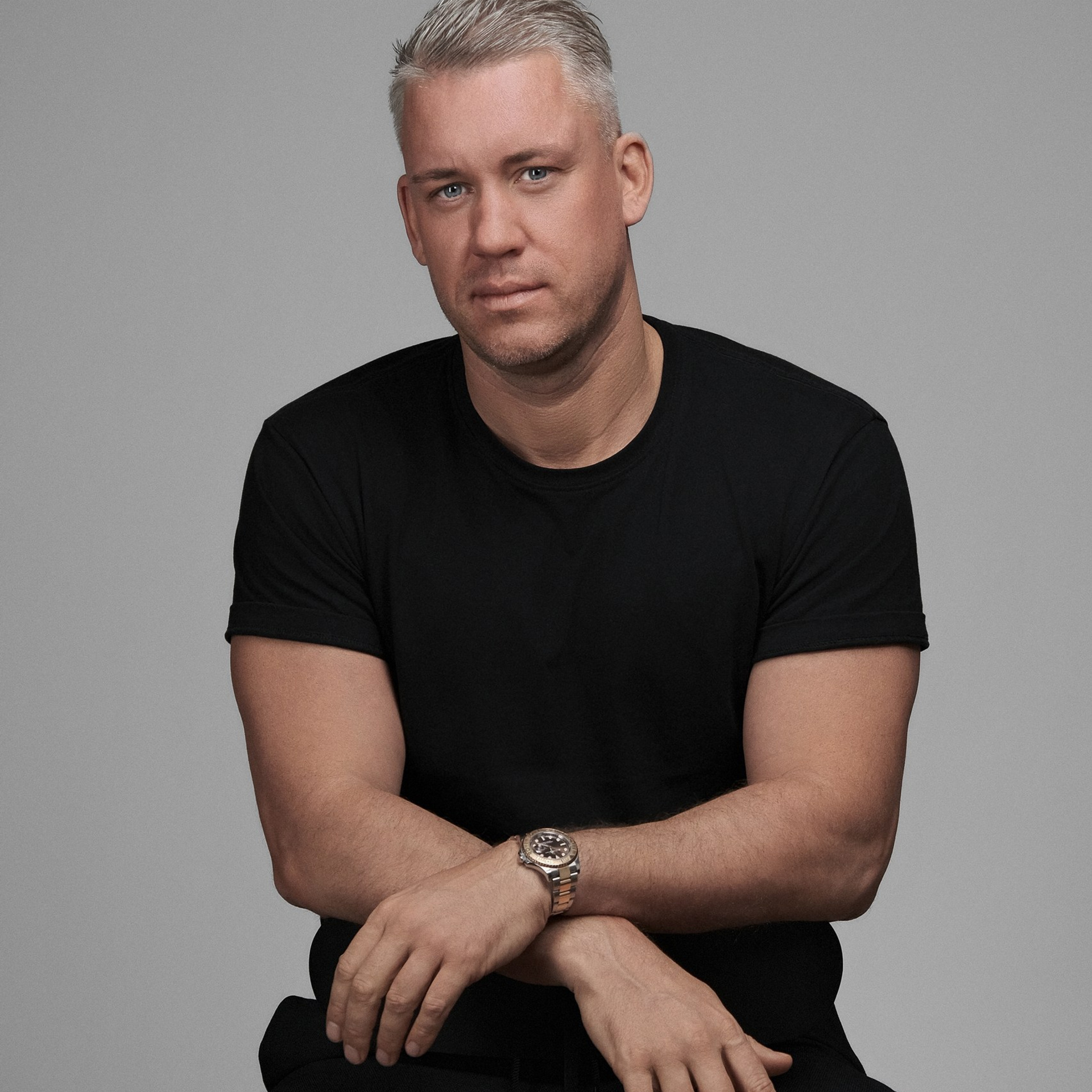 Иван Петров, дизайнер интерьеров (В студии)