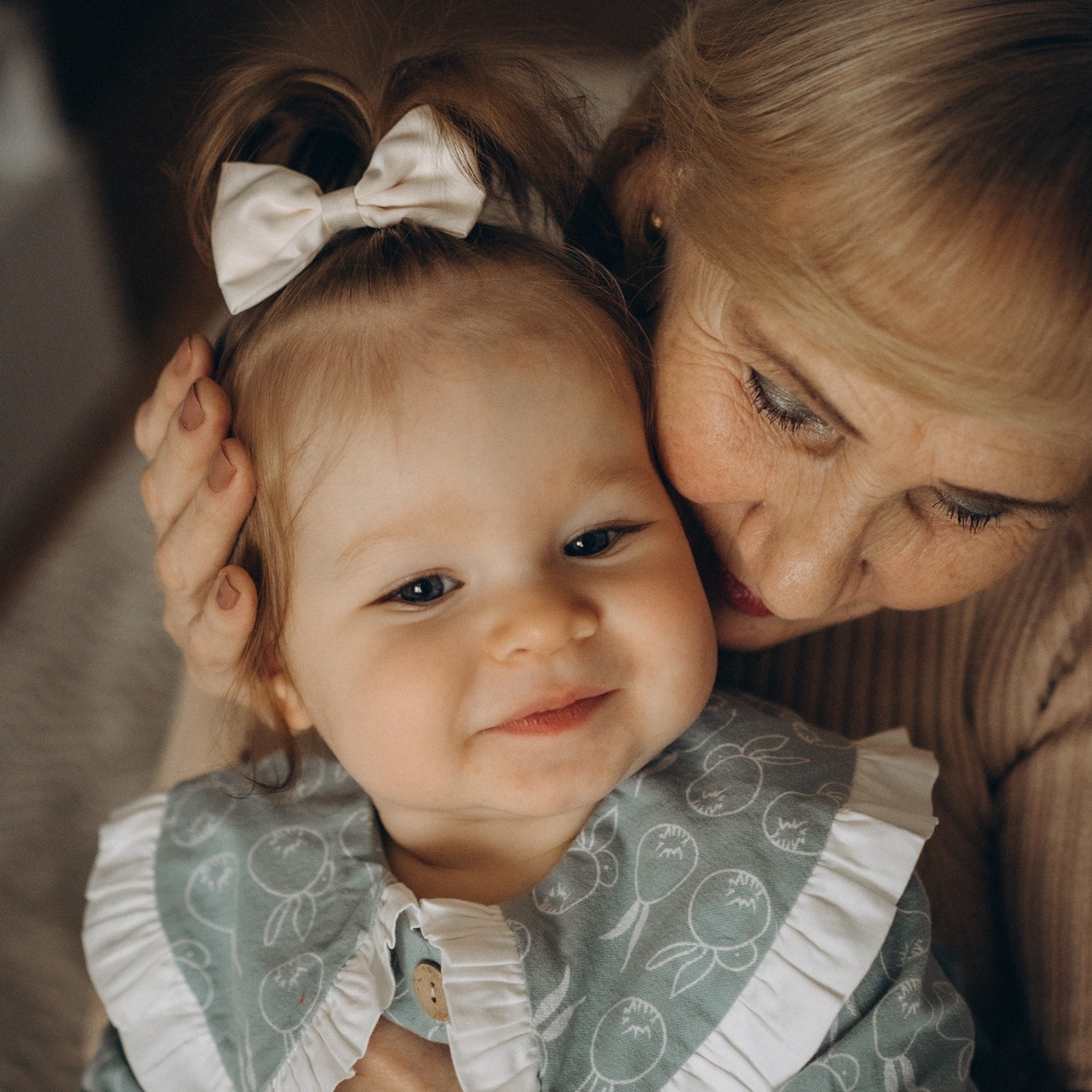 Трогательные кадры с бабушкой