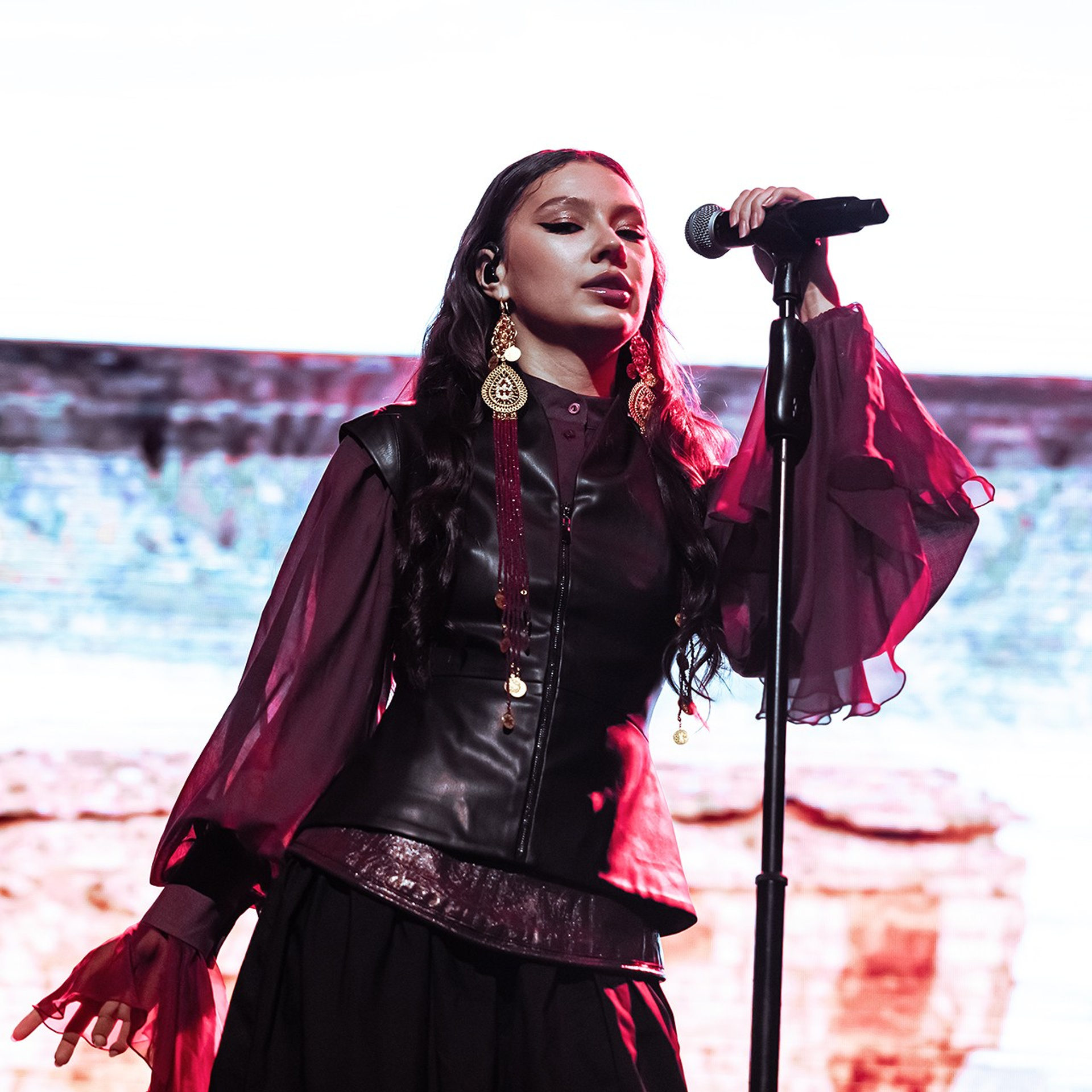 AY YOLA (05.11.25 | Москва |Atmosphere). Концертный фотограф | Рукавцова Валентина