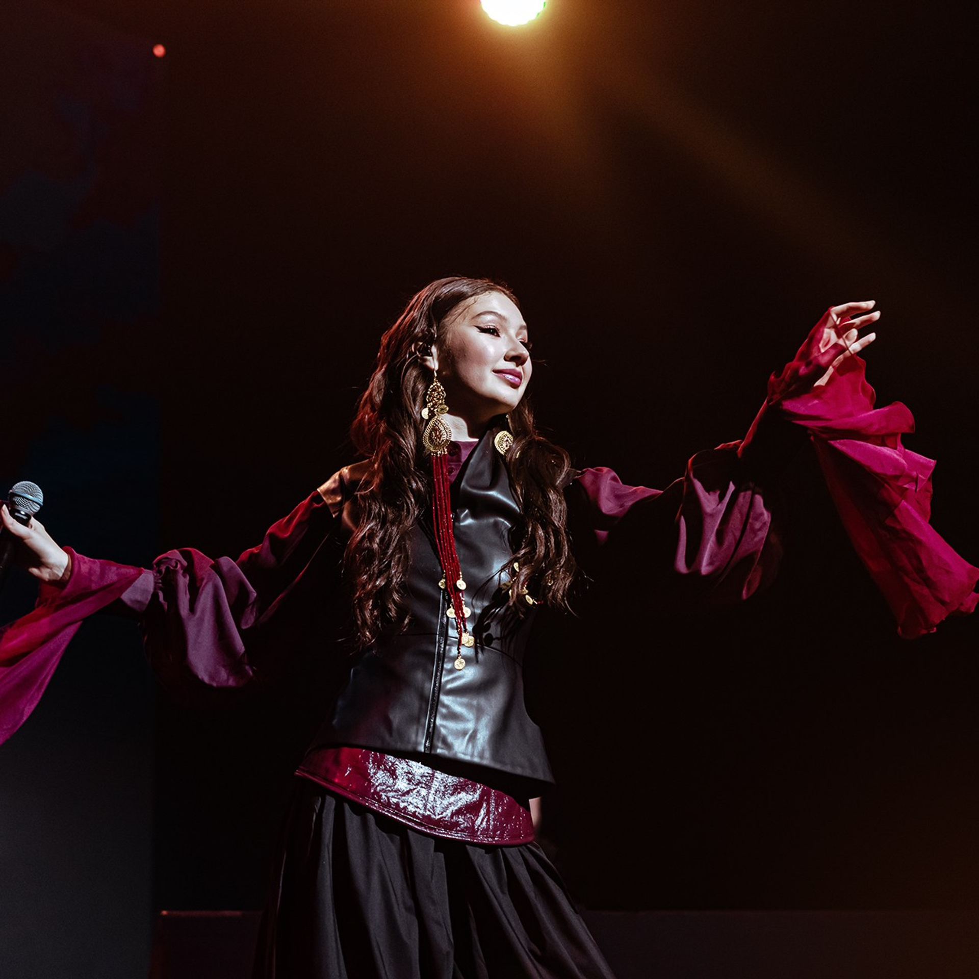 AY YOLA (05.11.25 | Москва |Atmosphere). Концертный фотограф | Рукавцова Валентина