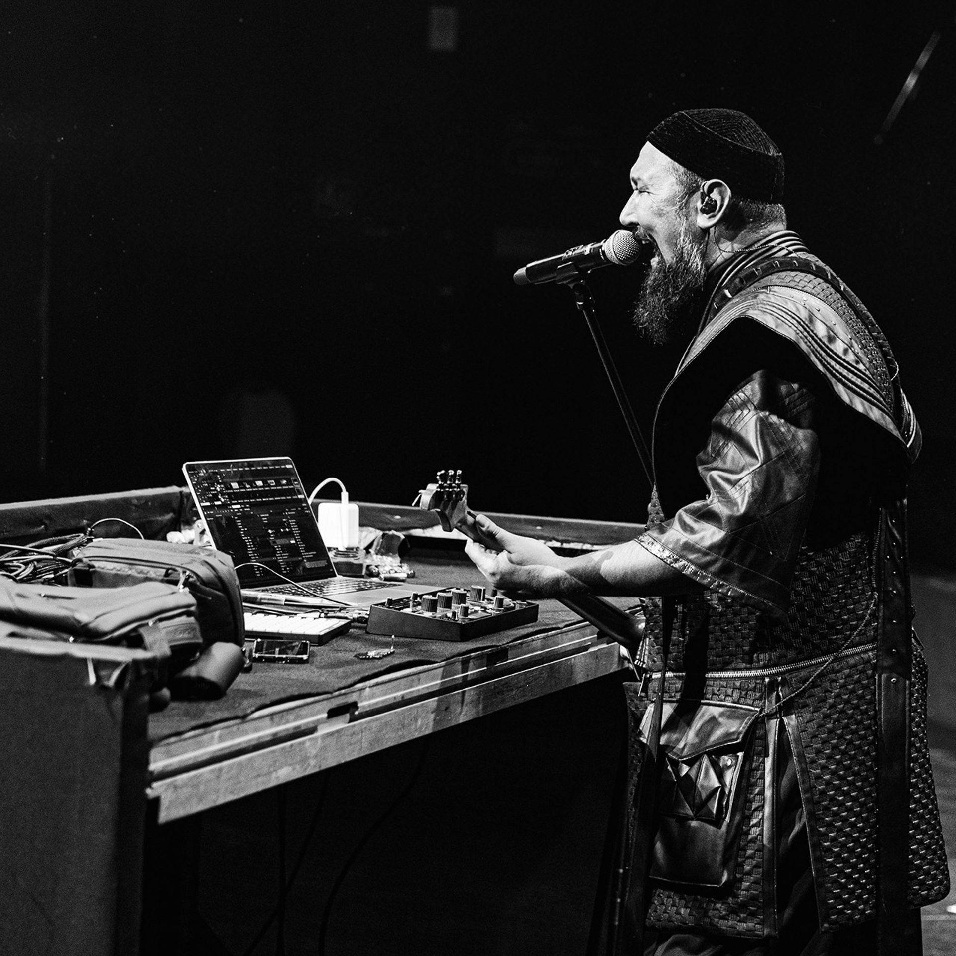 AY YOLA (05.11.25 | Москва |Atmosphere). Концертный фотограф | Рукавцова Валентина