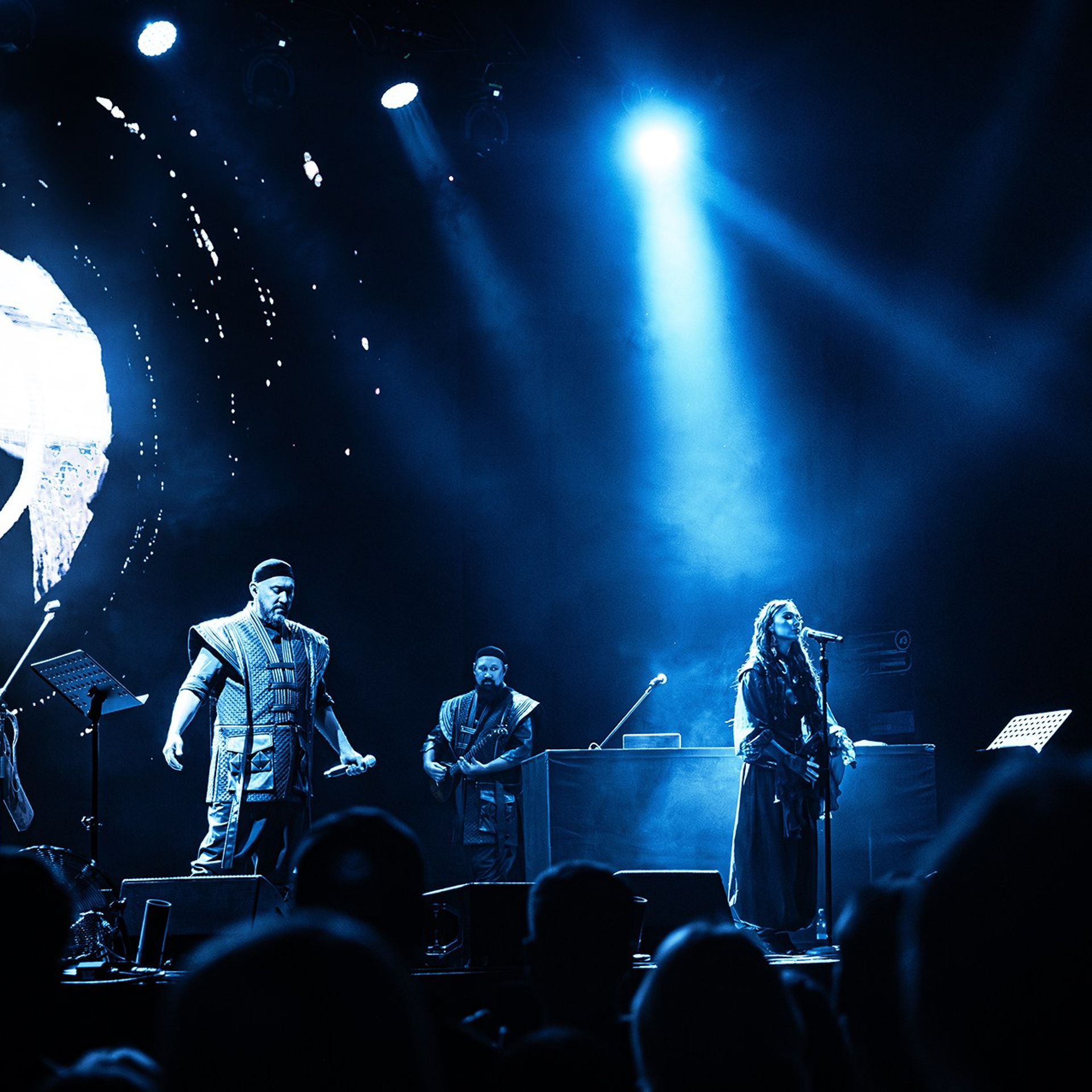 AY YOLA (05.11.25 | Москва |Atmosphere). Концертный фотограф | Рукавцова Валентина