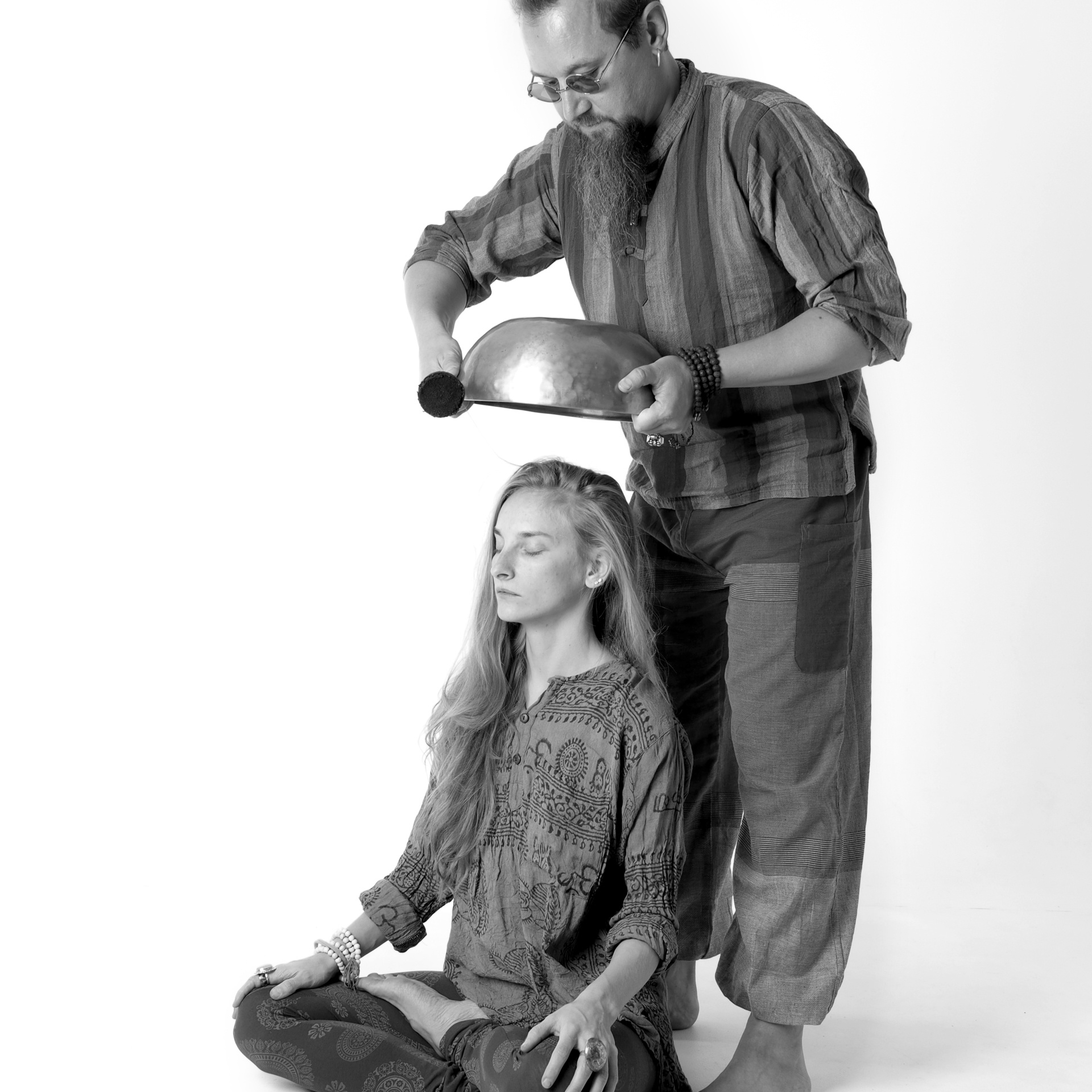 ВИКТОР и АННА — мастер поющих чаш