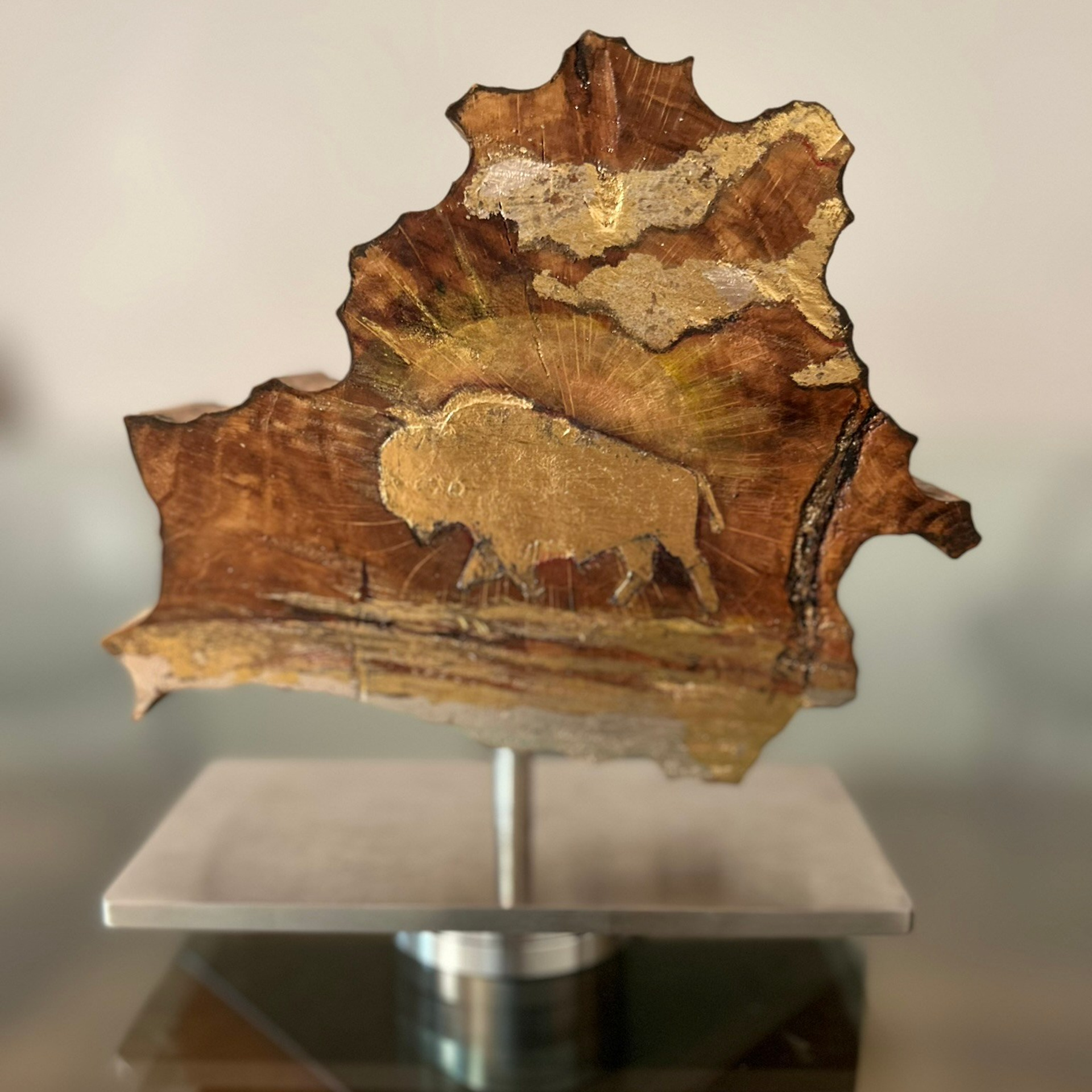 Зубр. Утро в лесу