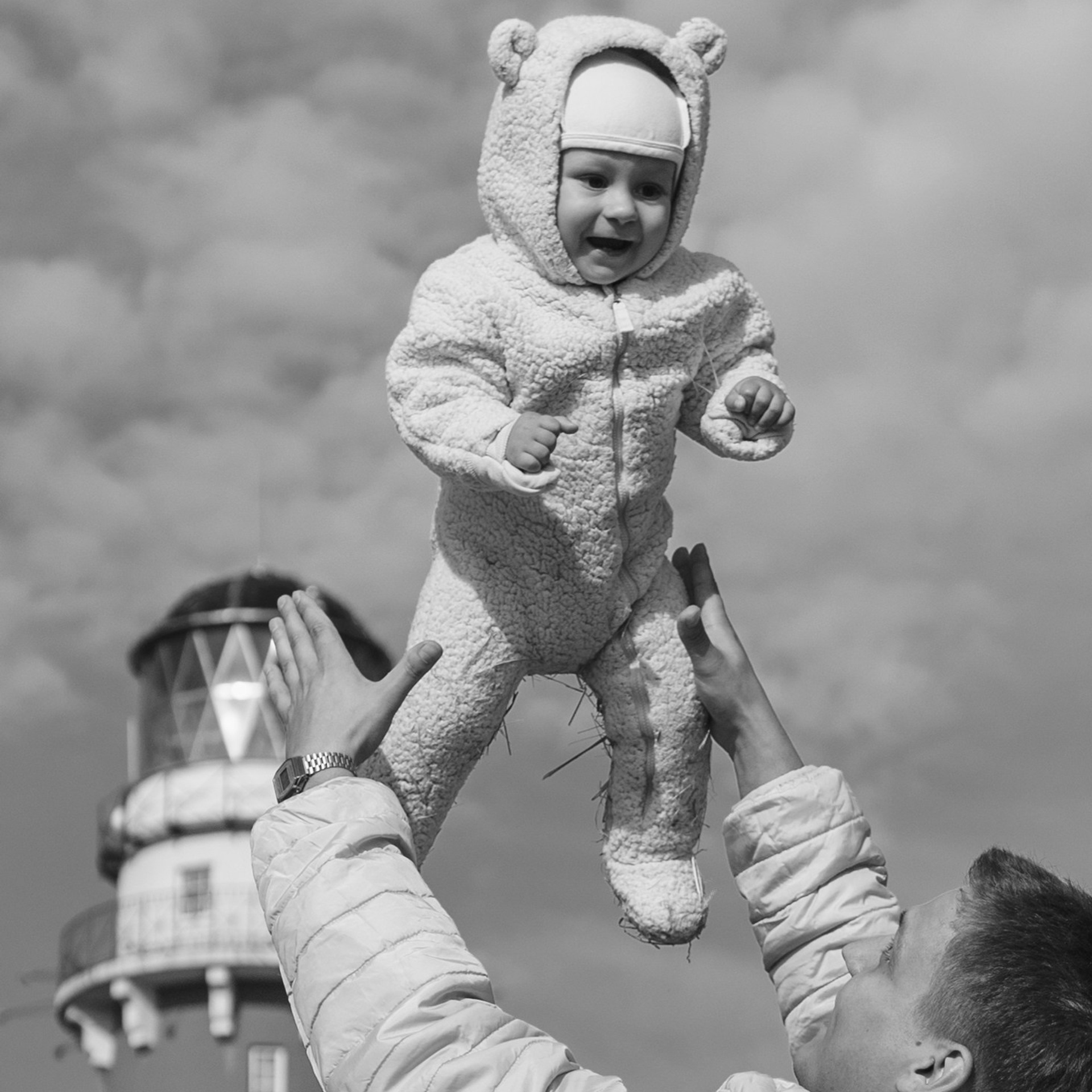 Семья.Маяк.Солнечный день