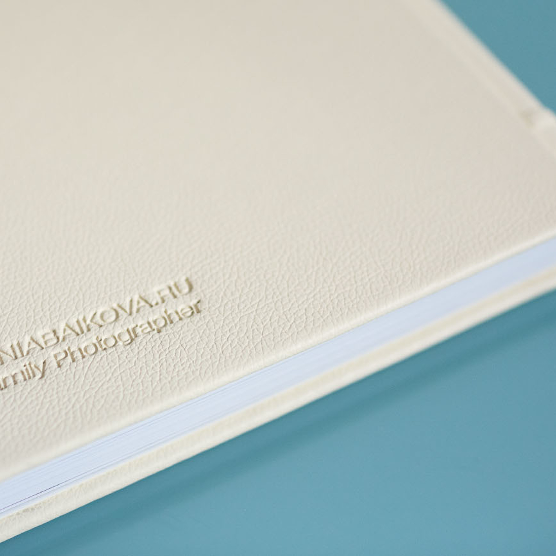 Фотокнига в подарок для бабушки. Фотограф в Москве Татьяна Байкова