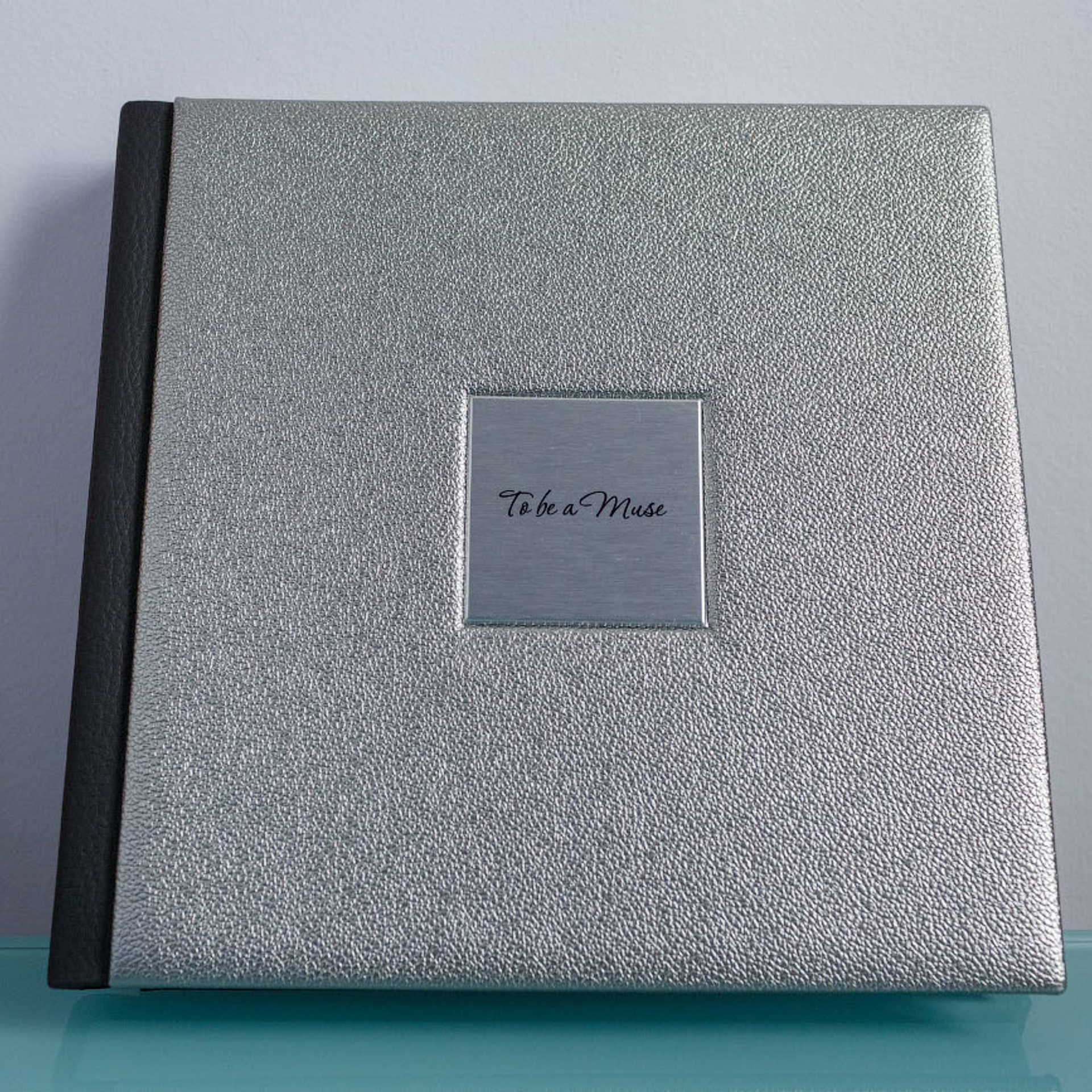 Фотокнига в обложке металлик. Фотограф в Москве Татьяна Байкова