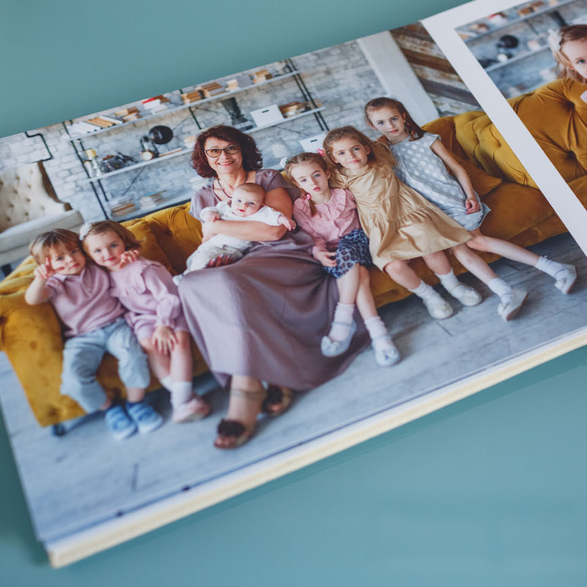 Фотокнига в подарок для бабушки. Фотограф в Москве Татьяна Байкова