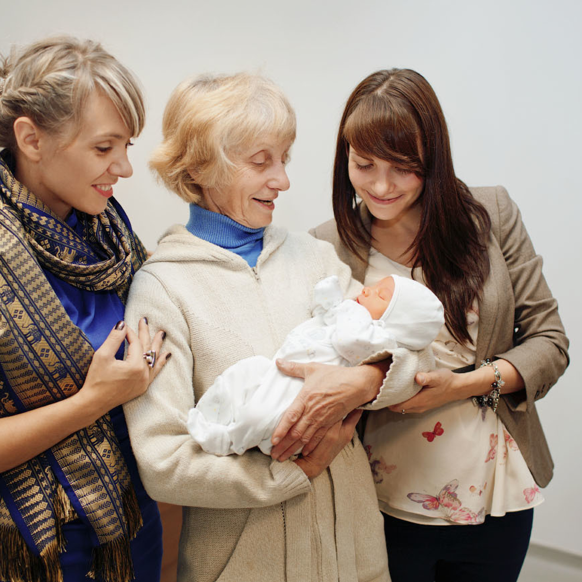 Фотосессия ожидания и выписка из роддома Лапино. Фотограф в Москве Татьяна Байкова