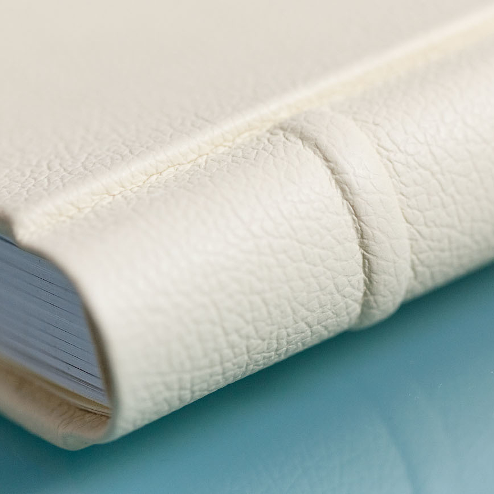 Фотокнига в подарок для бабушки. Фотограф в Москве Татьяна Байкова