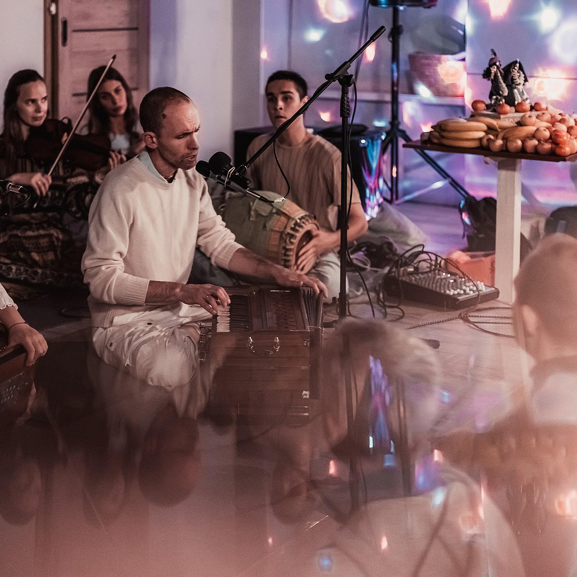 Киртаны Vrindavan Mellows