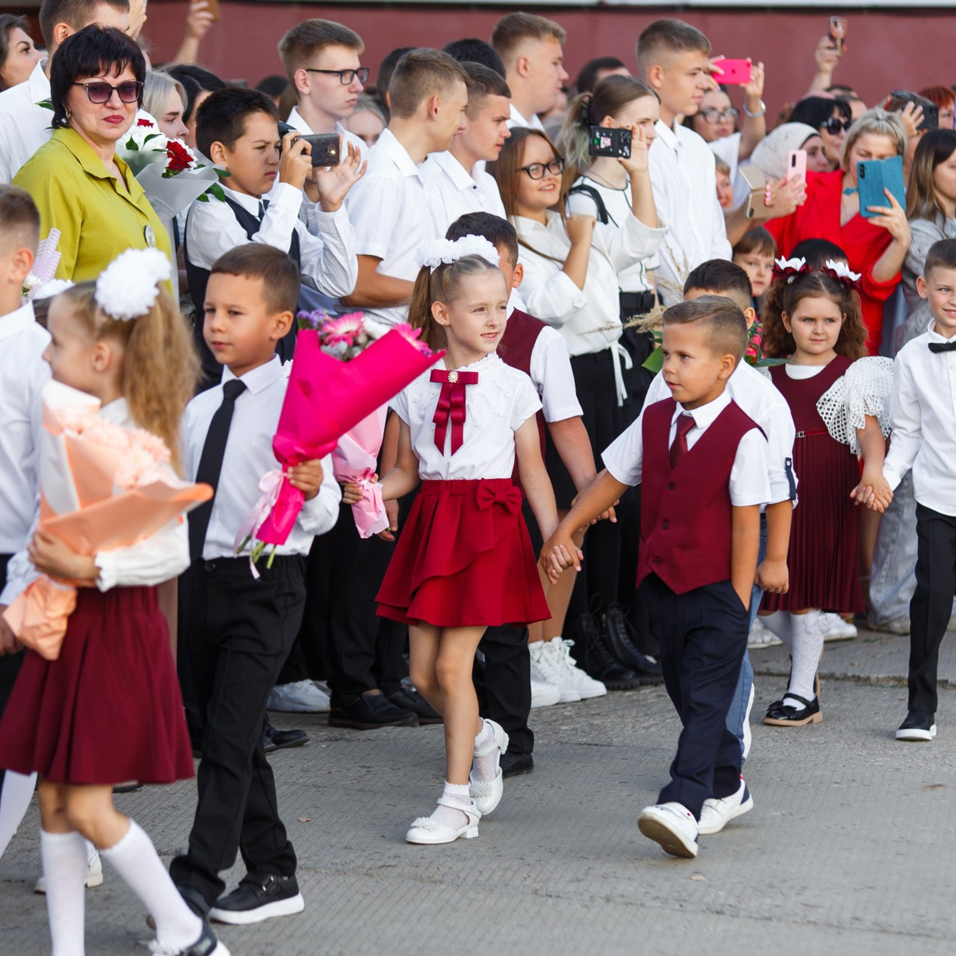 ЛИНЕЙКА 1 СЕНТЯБРЯ 2024 Г.МЦЕНСК 9 ШКОЛА