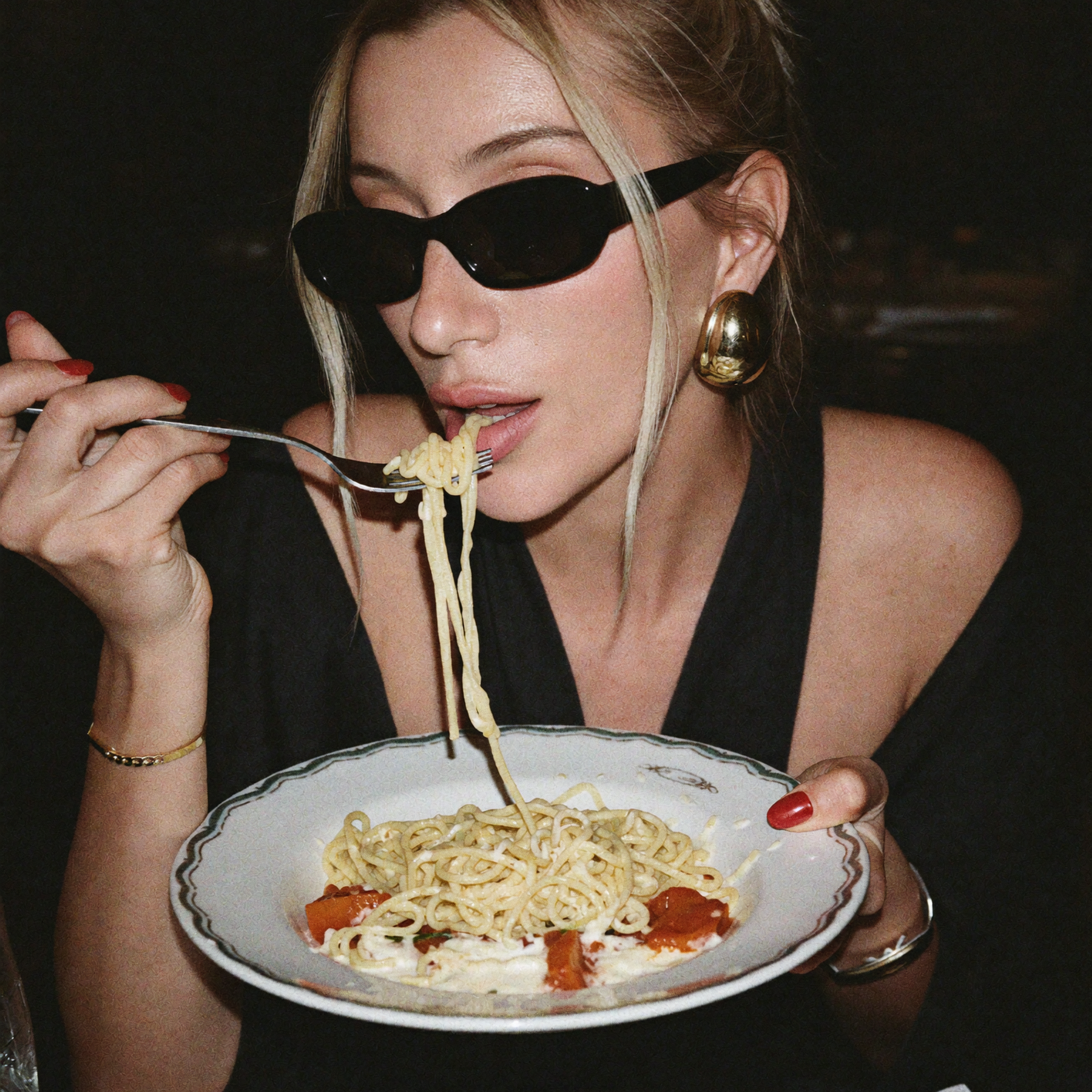 ИИ ФОТОСЕССИИ. ФОТОГРАФ В САНКТ-ПЕТЕРБУРГЕ АННА КЕРН