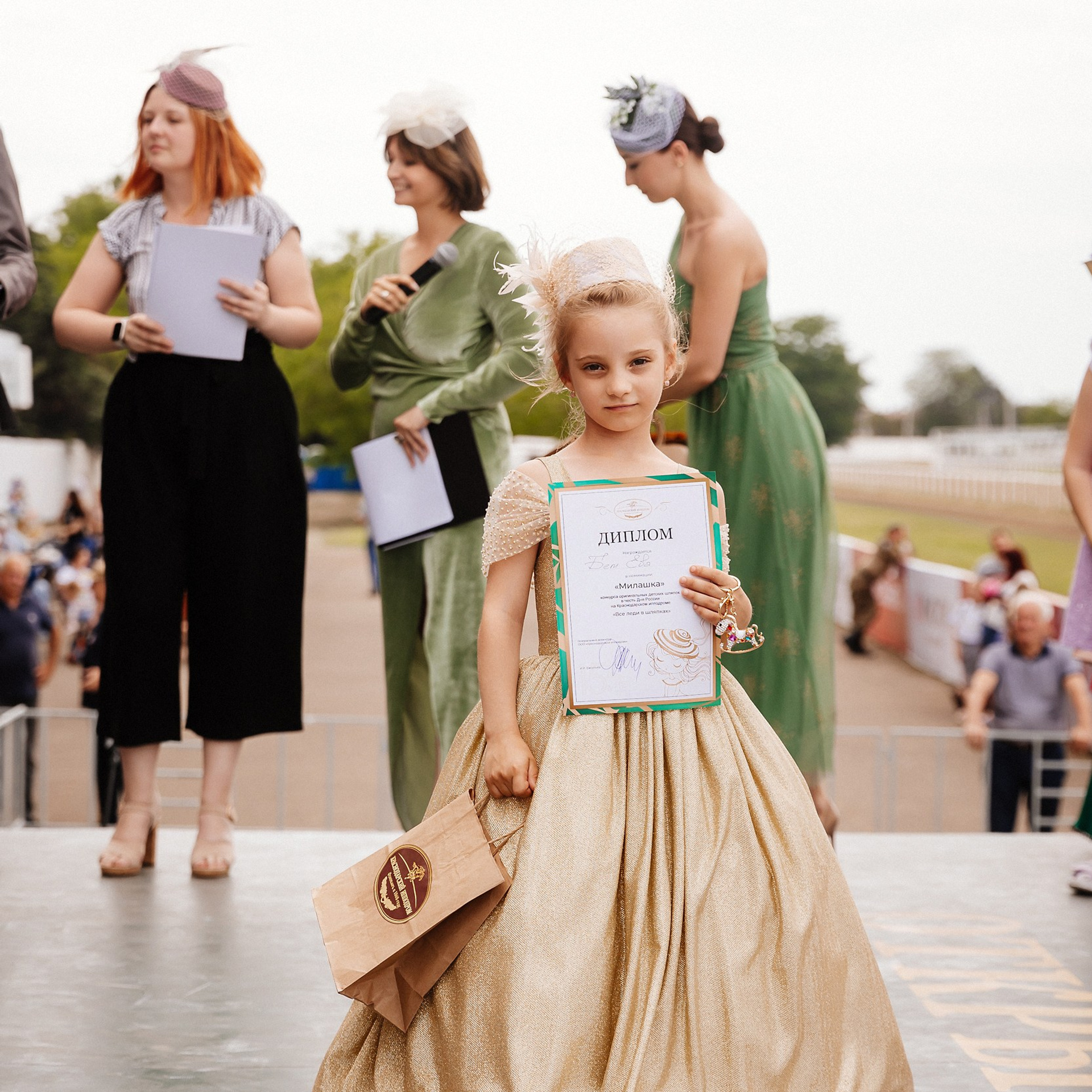 Скачки 10.06.23. Photographer | Anna Christia