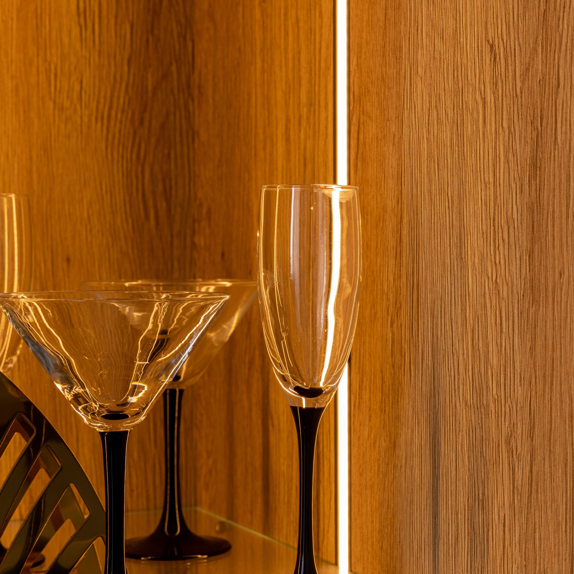 Фотосъёмка кухонного гарнитура и стола. Интерьерный фотограф в Санкт-Петербурге, Ленинградской области и в Москве Николай Щербаков