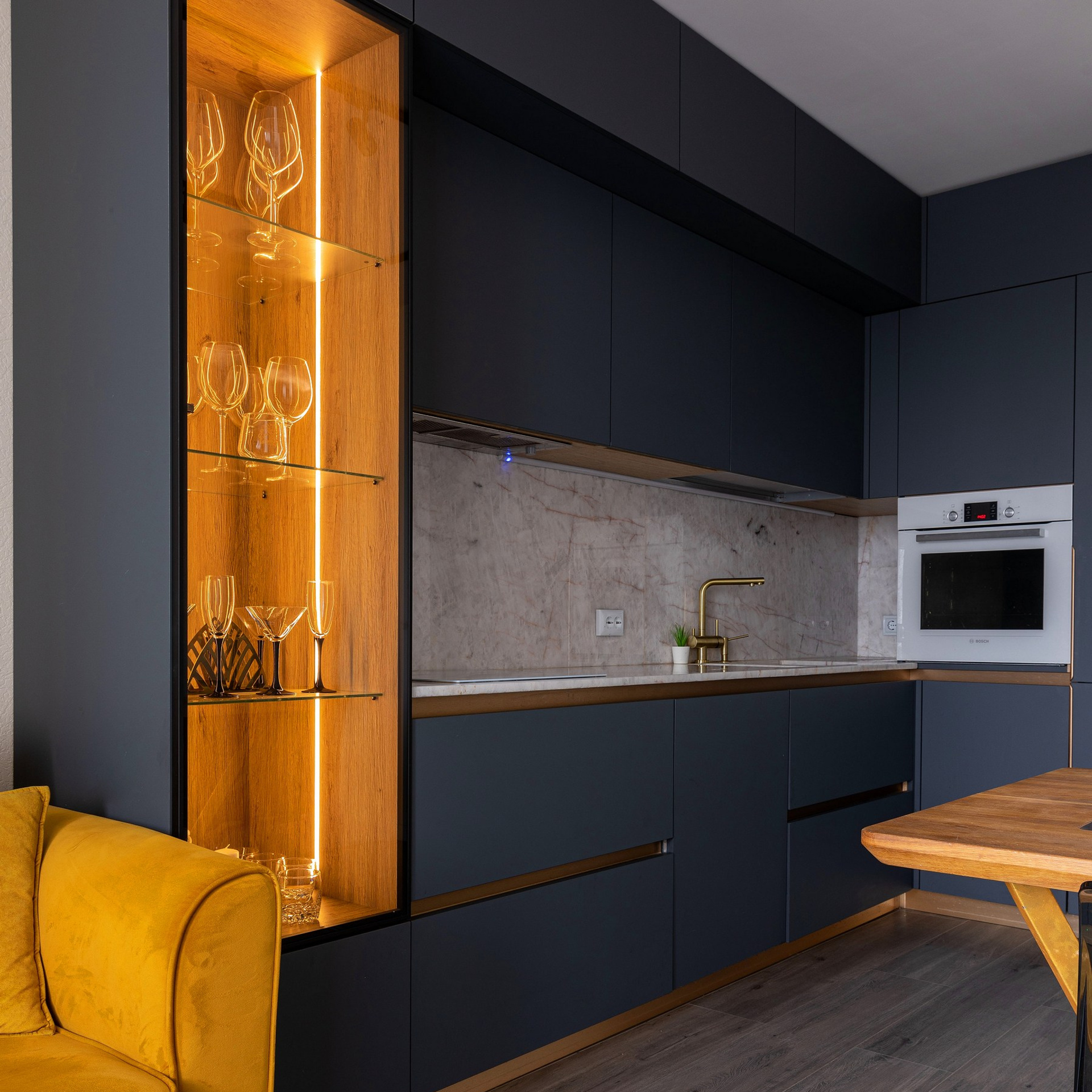 Фотосъёмка кухонного гарнитура и стола. Интерьерный фотограф в Санкт-Петербурге, Ленинградской области и в Москве Николай Щербаков