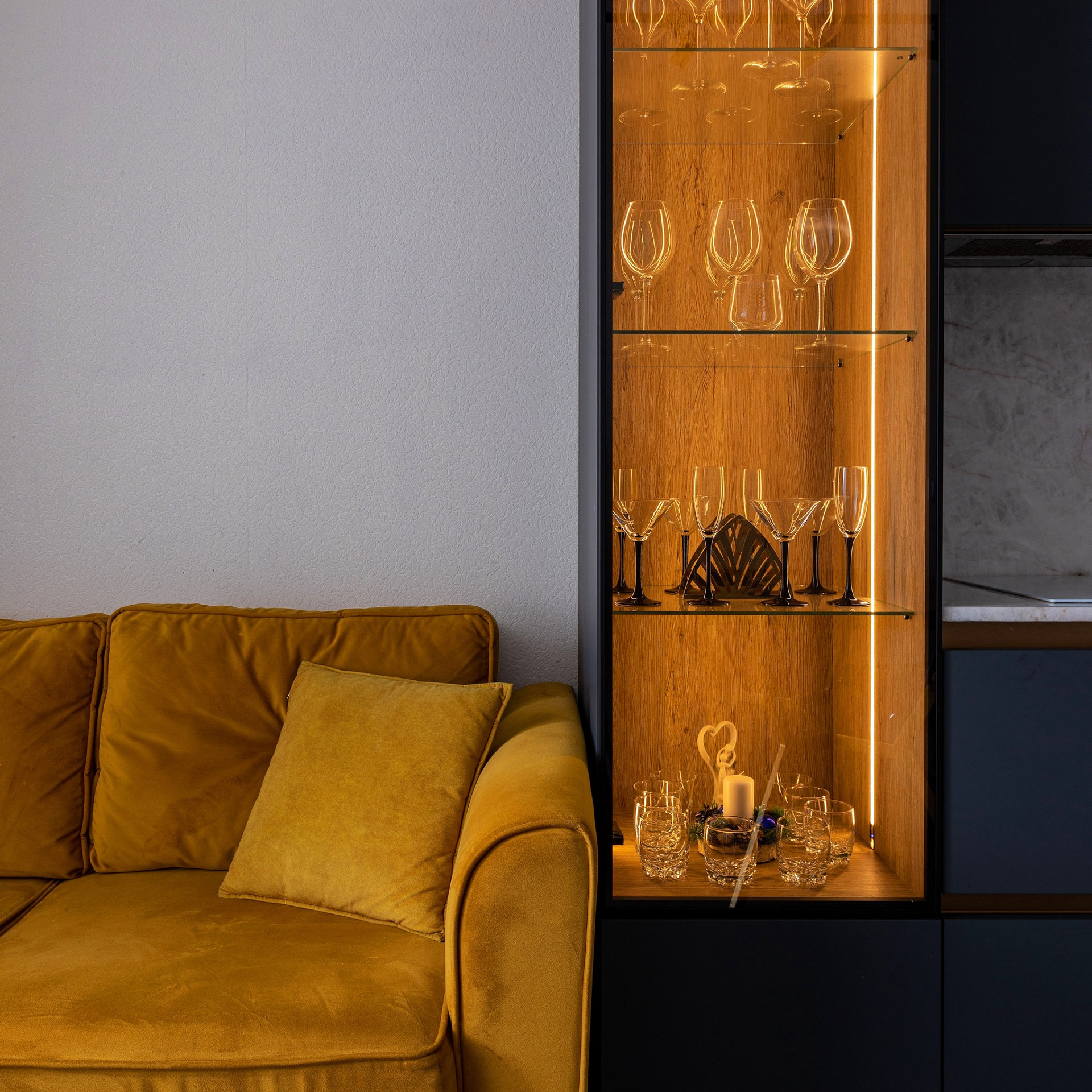 Фотосъёмка кухонного гарнитура и стола. Интерьерный фотограф в Санкт-Петербурге, Ленинградской области и в Москве Николай Щербаков