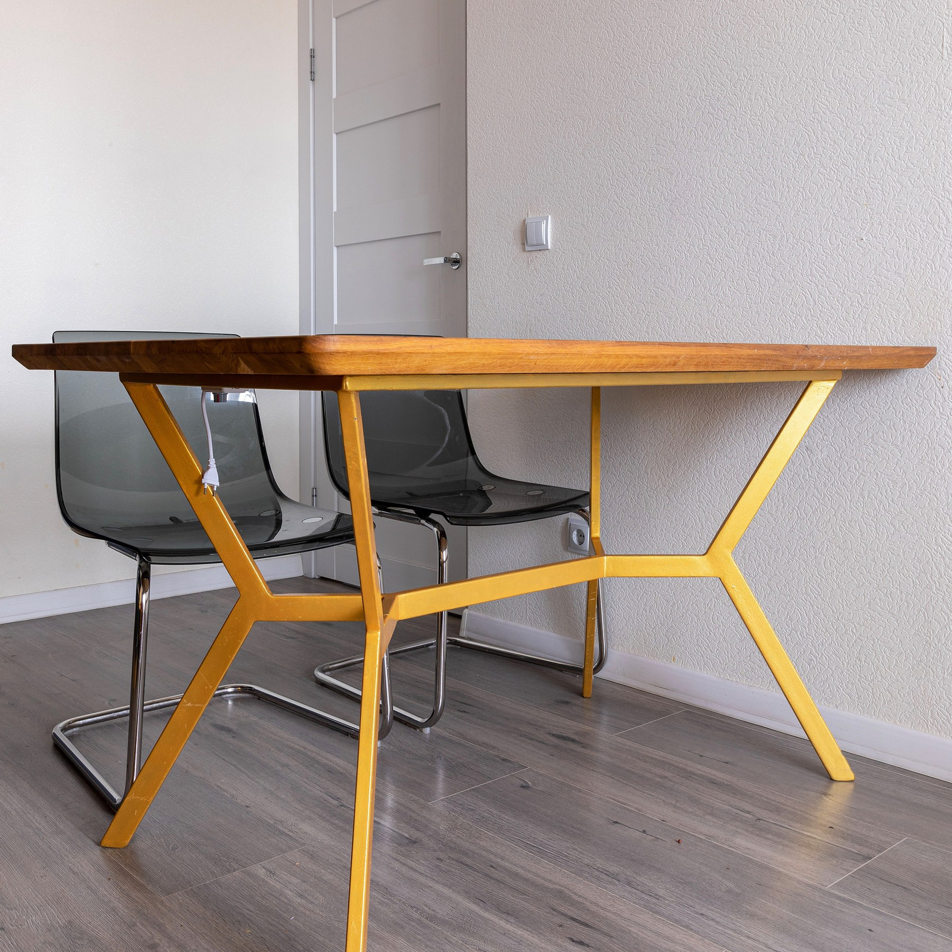 Фотосъёмка кухонного гарнитура и стола. Интерьерный фотограф в Санкт-Петербурге, Ленинградской области и в Москве Николай Щербаков