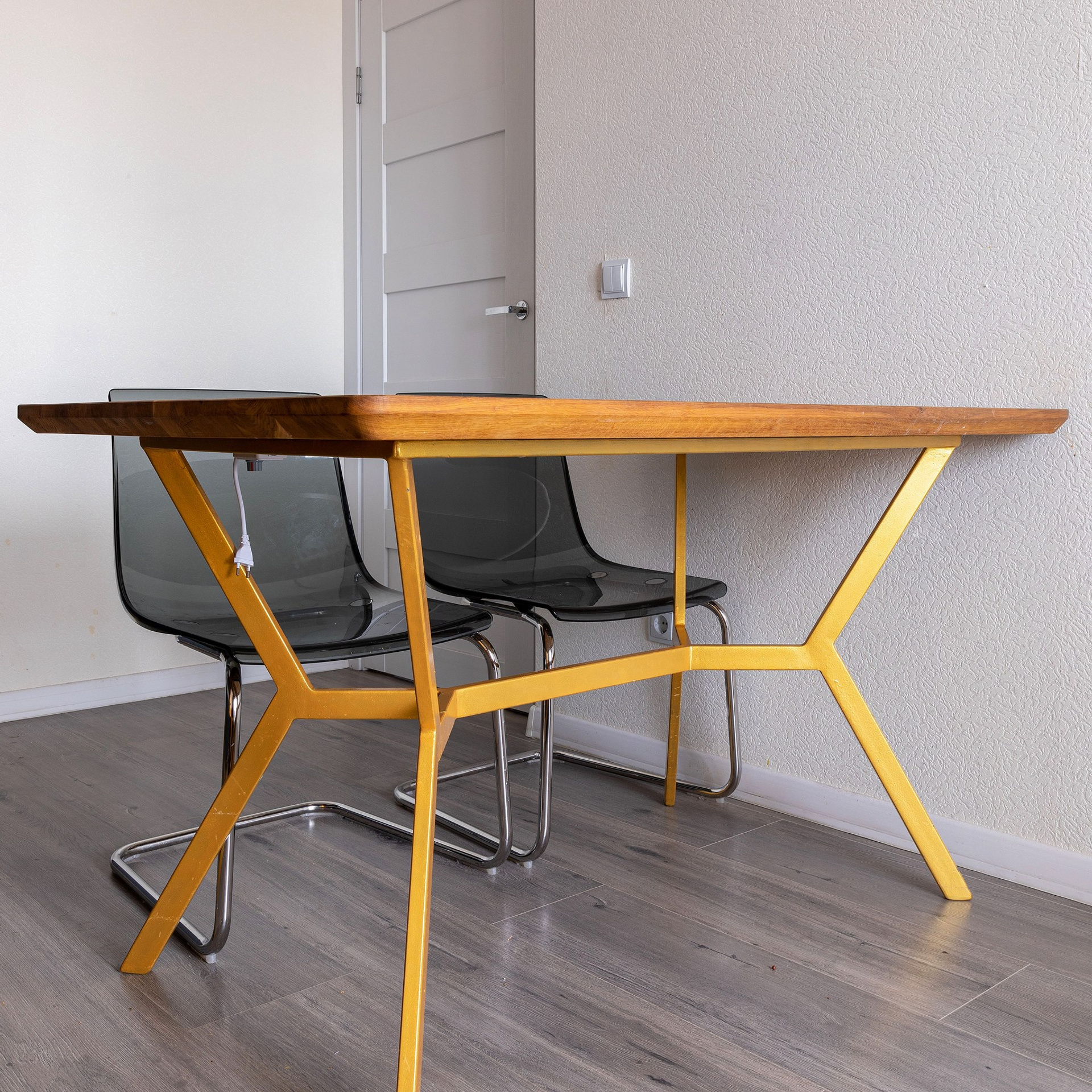 Фотосъёмка кухонного гарнитура и стола. Интерьерный фотограф в Санкт-Петербурге, Ленинградской области и в Москве Николай Щербаков