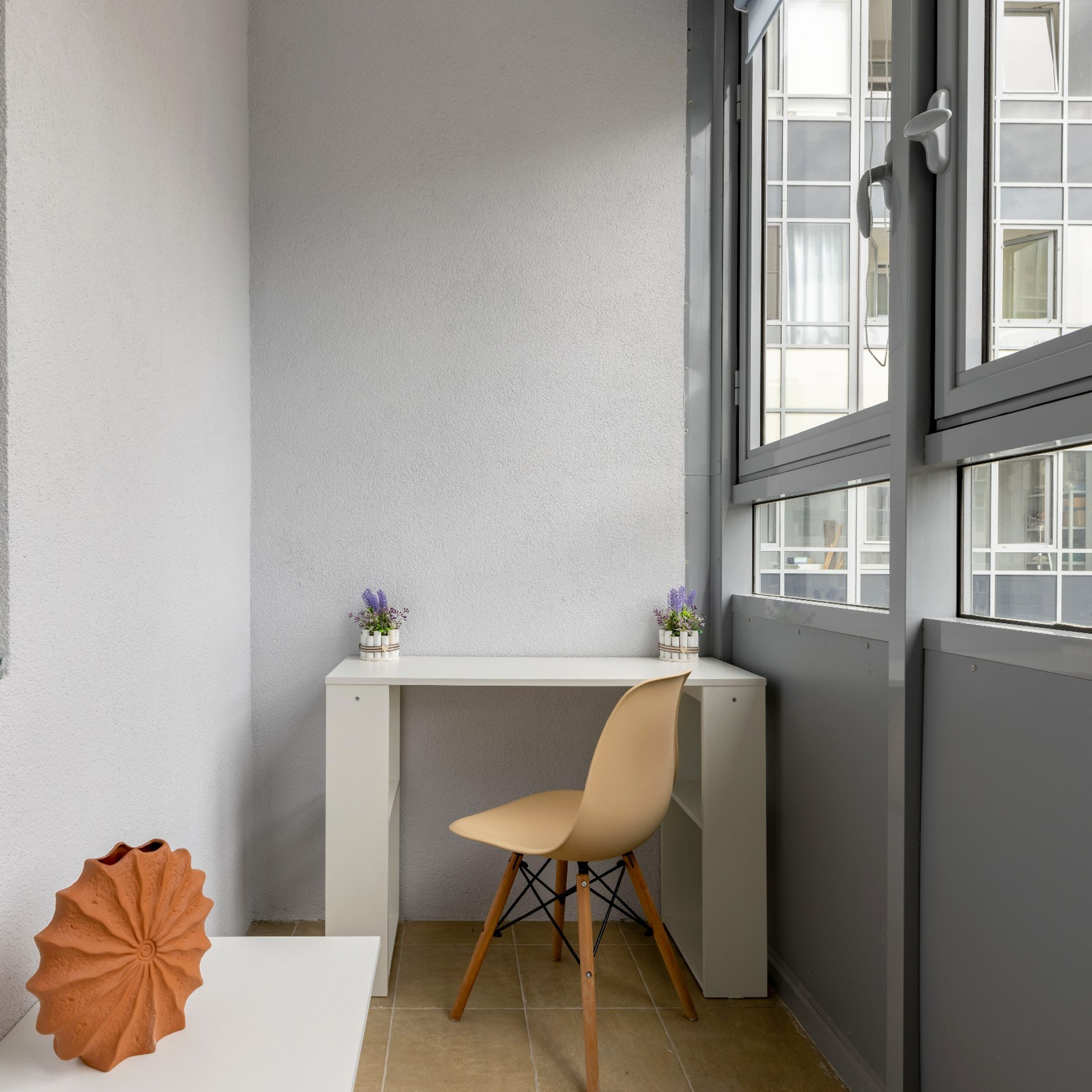 Студия у метро Приморская