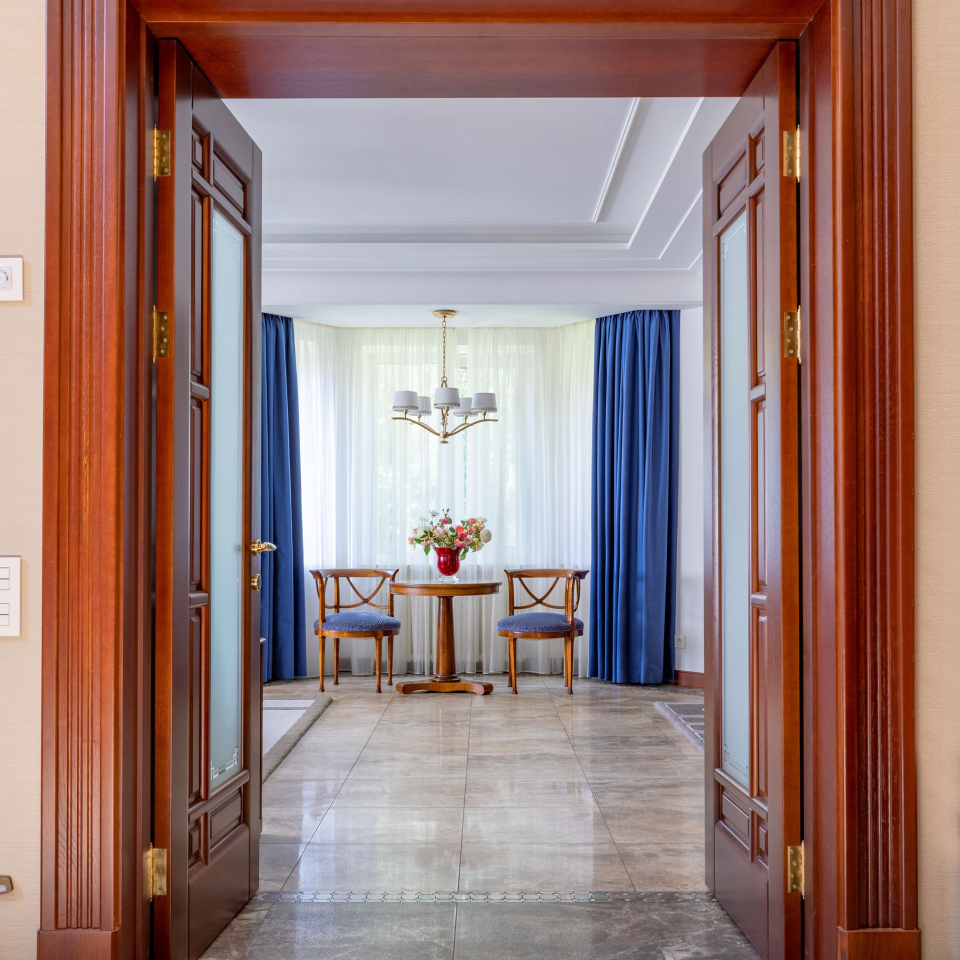 Дом для продажи в Агалатово. Интерьерный фотограф в Санкт-Петербурге, Ленинградской области и в Москве Николай Щербаков