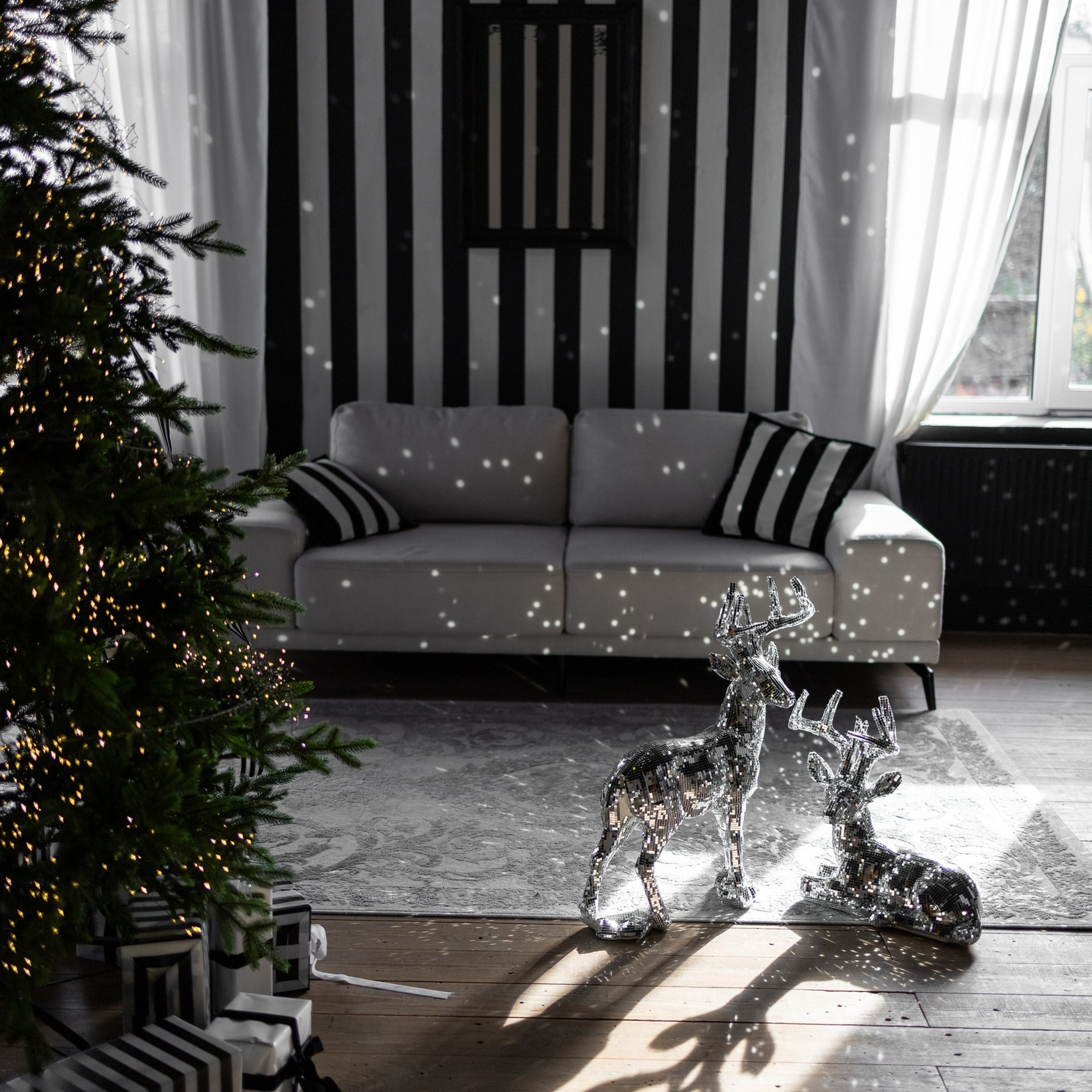 Дом, большой зал (Калинина 189а)